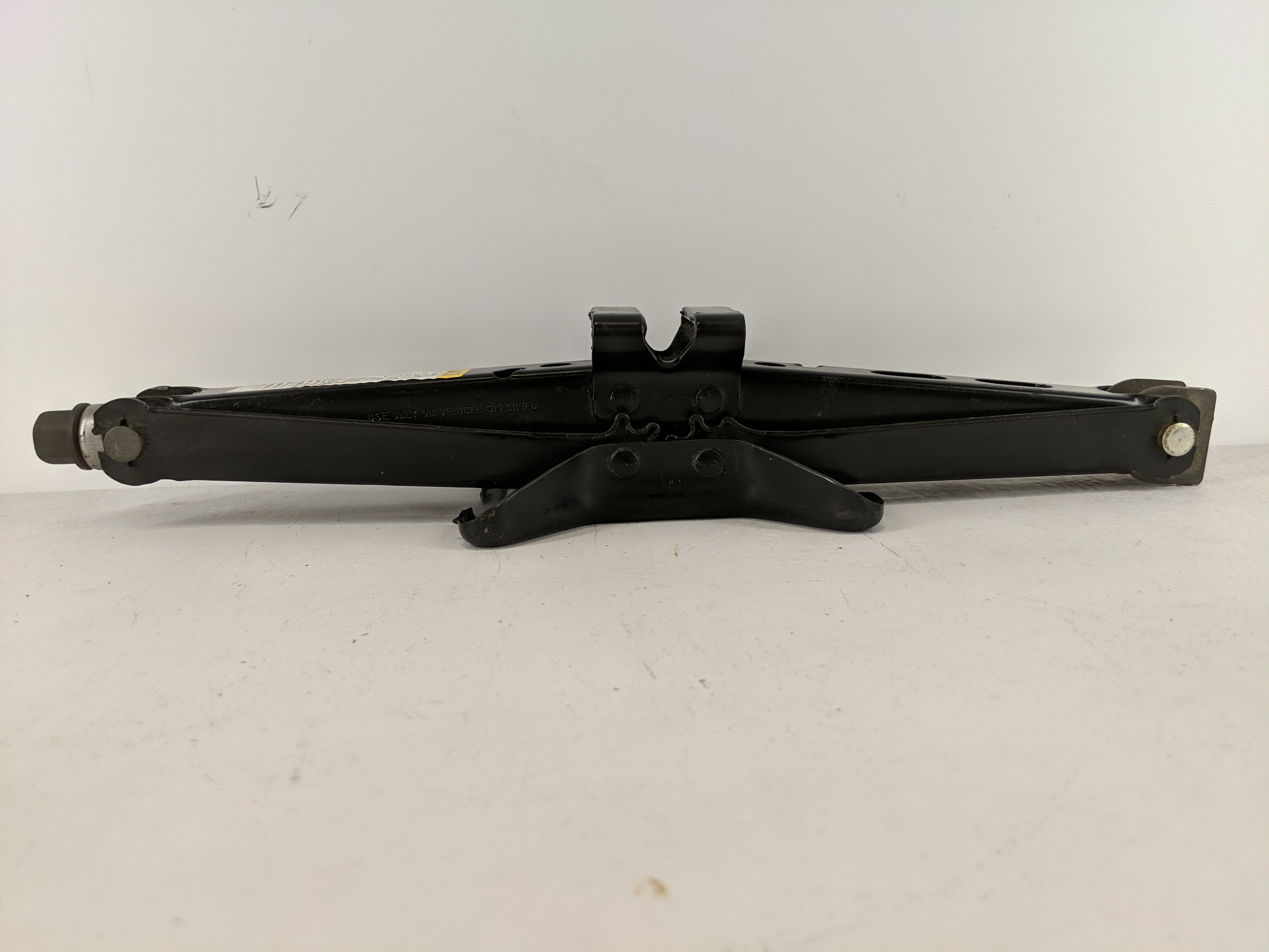 2007 Buick Lucerne Spare Scissor Car Jack 1100658 - Oemusedautoparts1.com