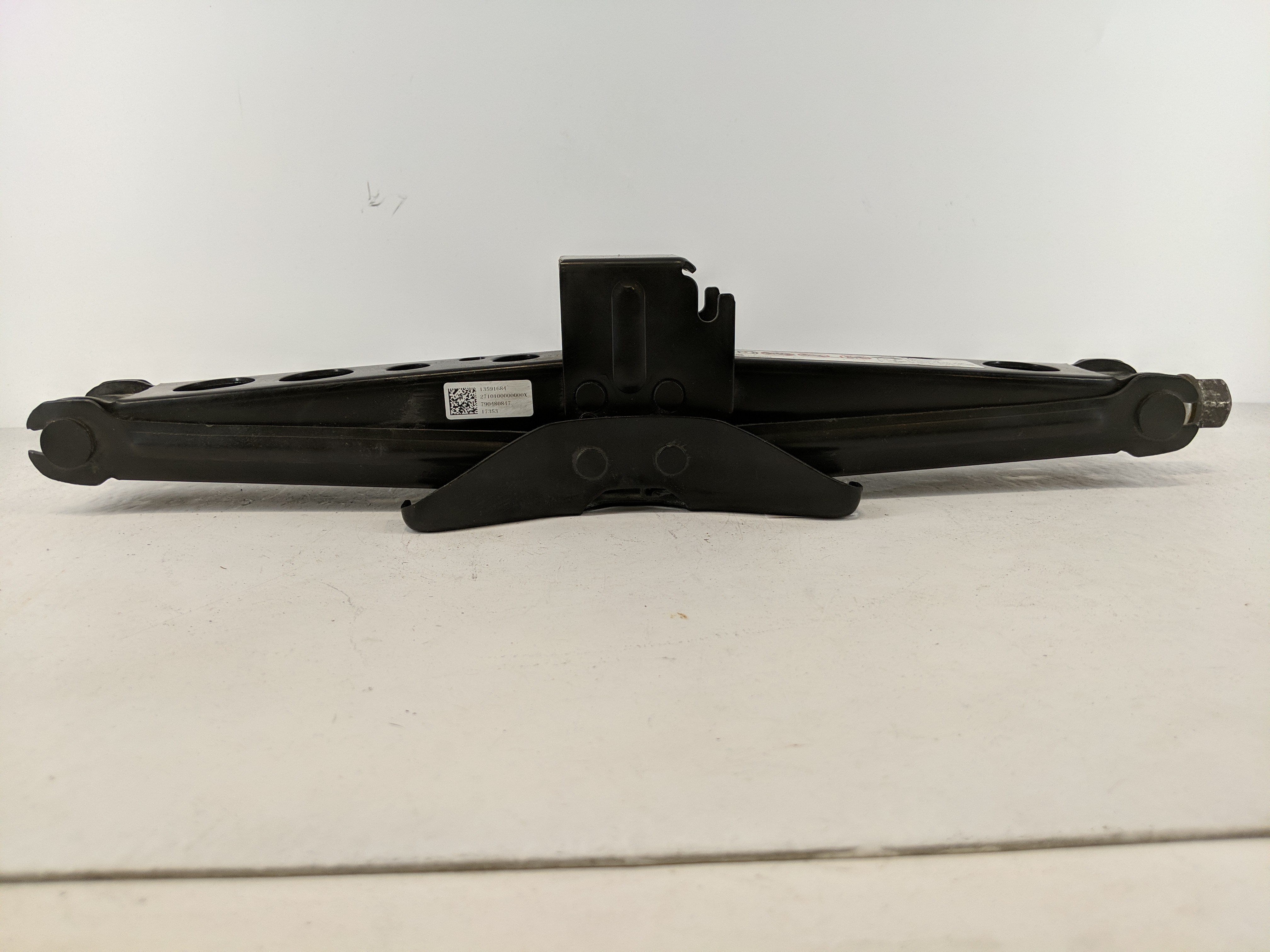 2018 Chevrolet Traverse Spare Scissor Car Jack 1100661 - Oemusedautoparts1.com