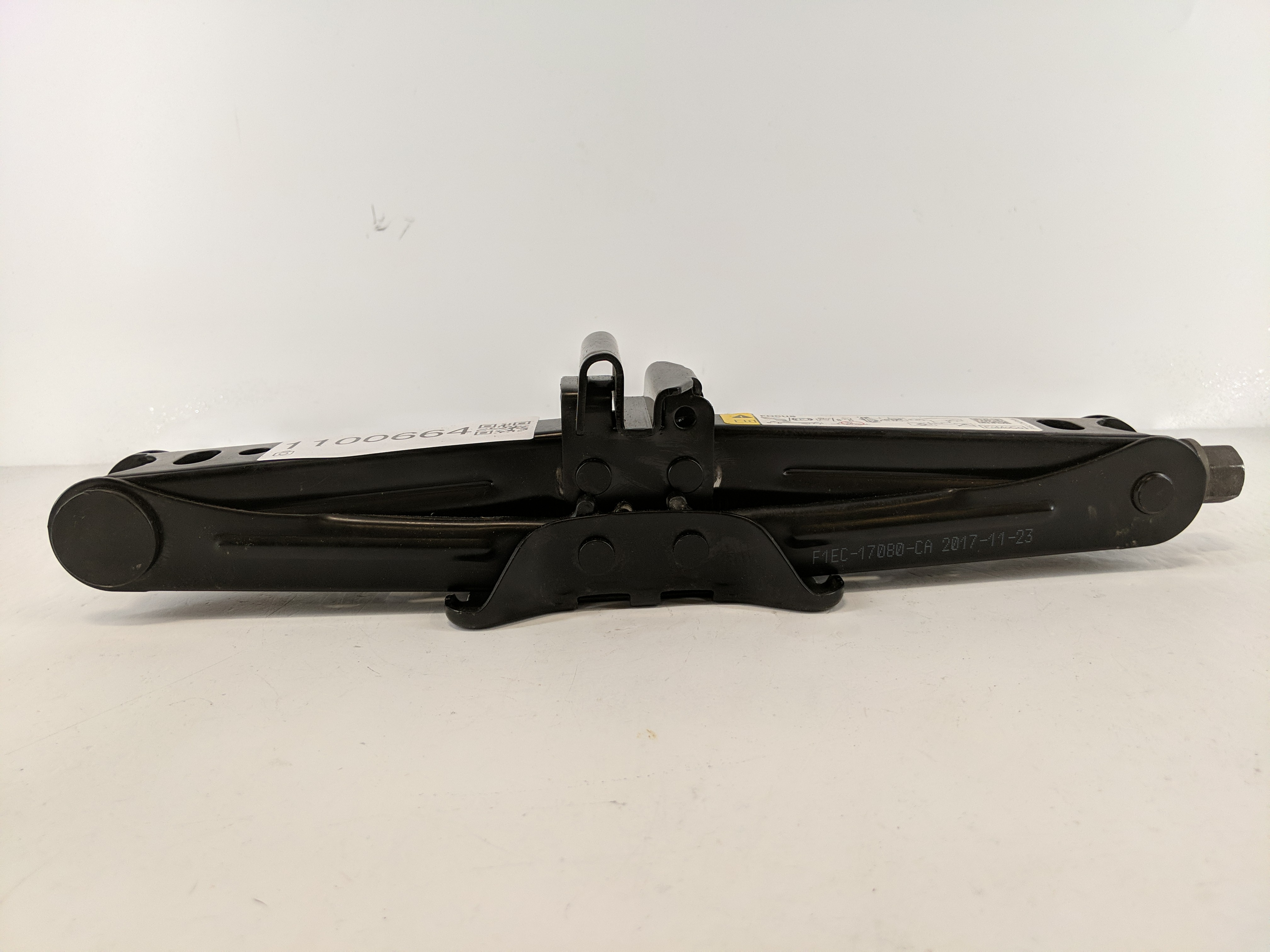 2018 Ford Focus Spare Scissor Car Jack 1100664 - Oemusedautoparts1.com