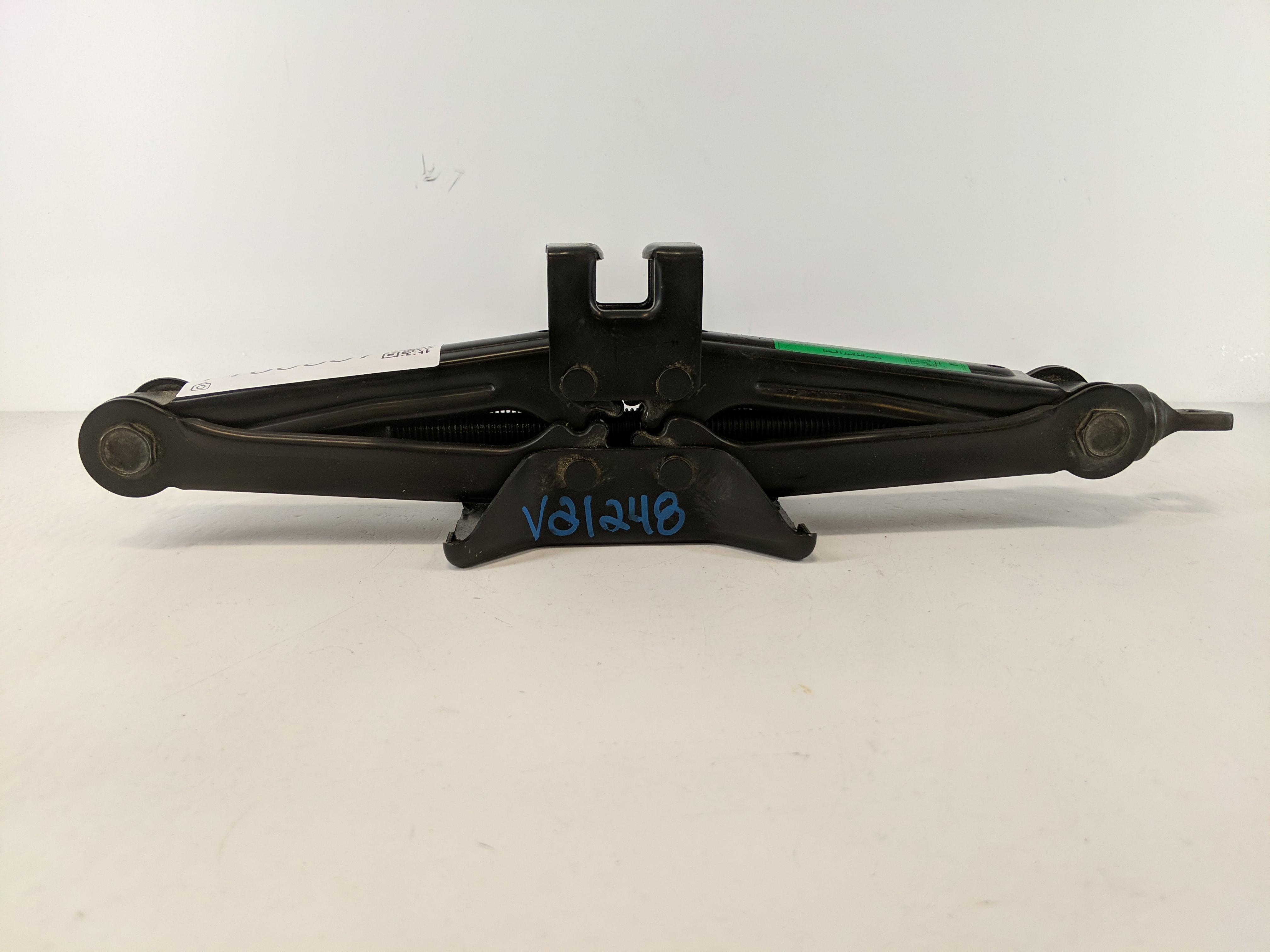 2007 Hyundai Sonata Spare Scissor Car Jack 1100667 - Oemusedautoparts1.com