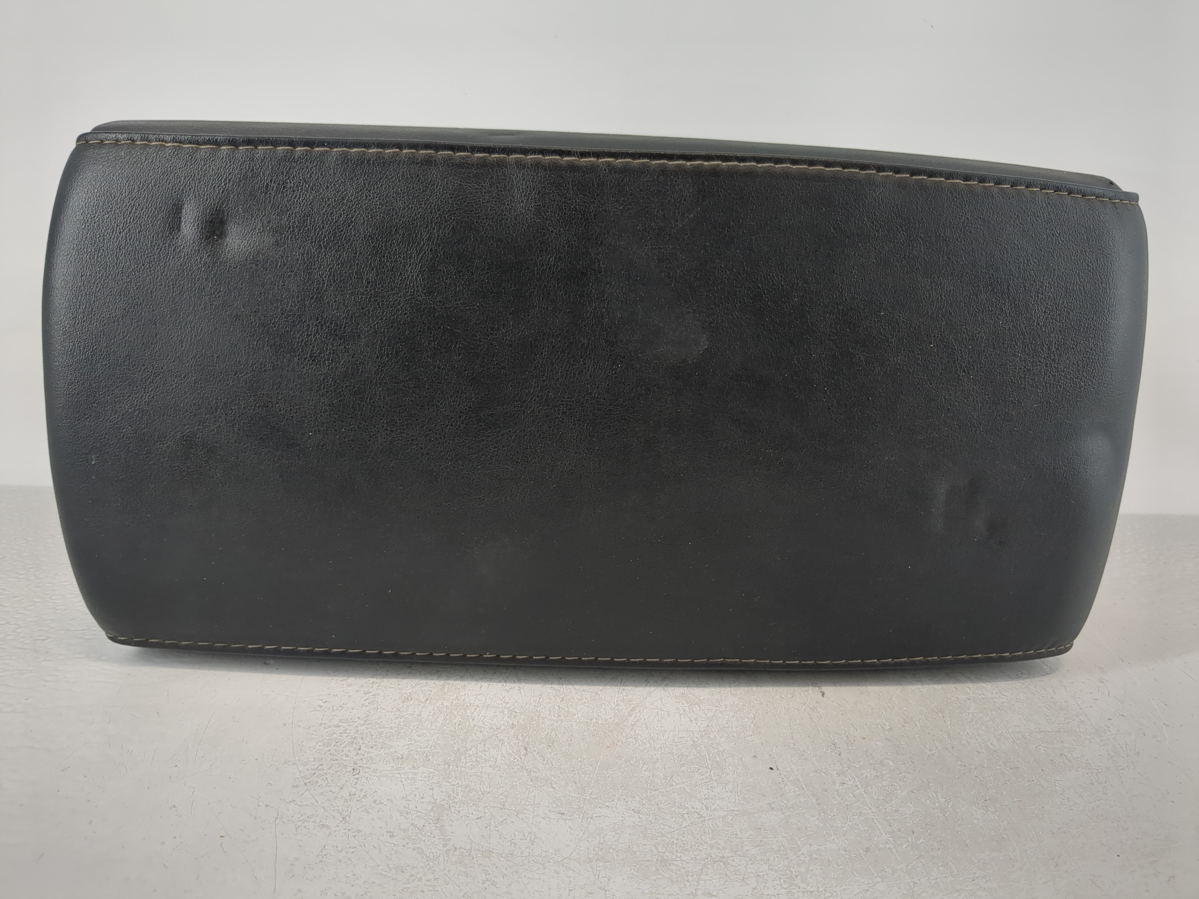 Picture of 2014-2018 Lexus Es350 Center Console Armrest Cover Lid Black 1100682