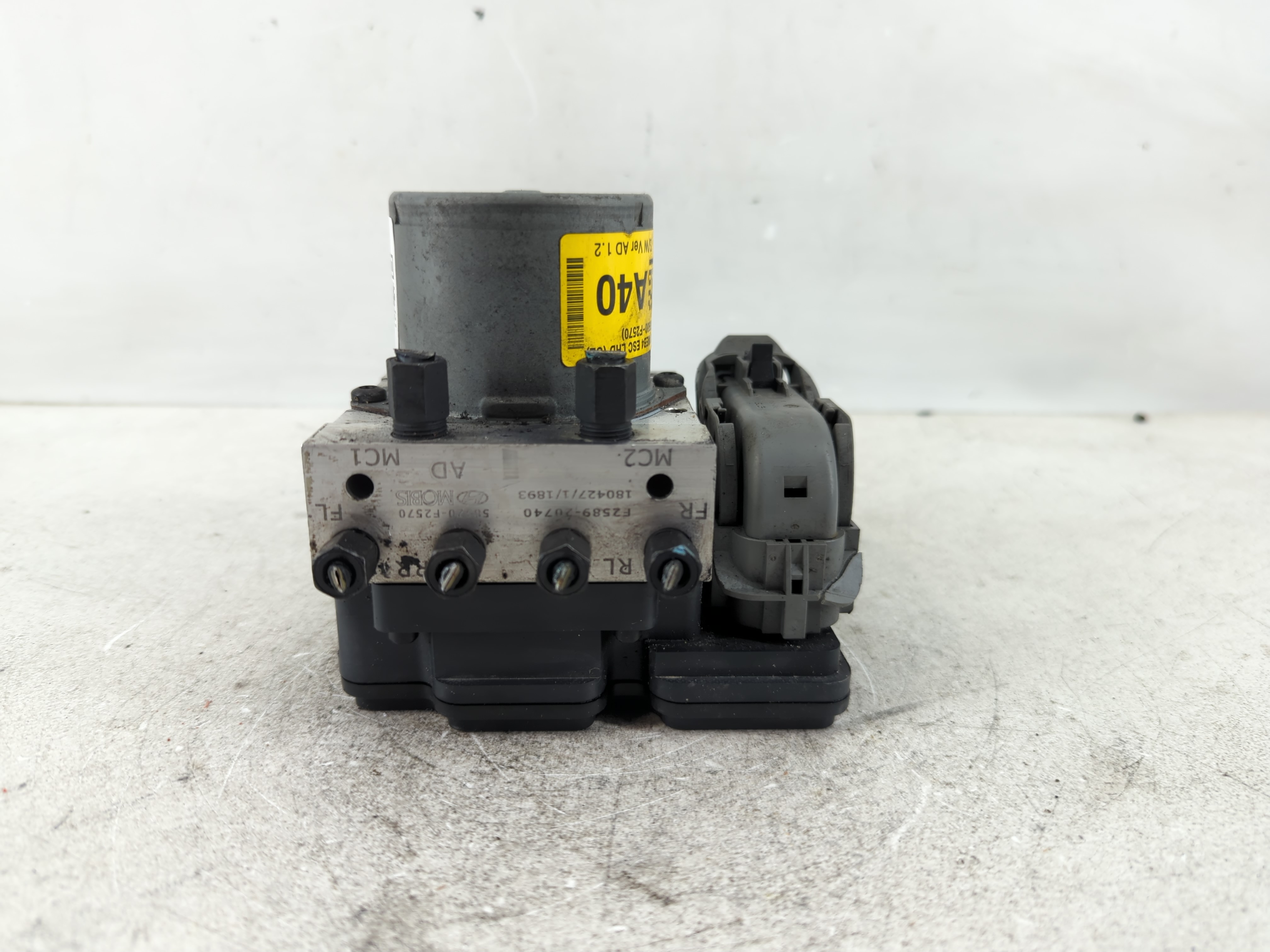 Picture of 2017-2018 Hyundai Elantra Abs Pump Control Module 1100707