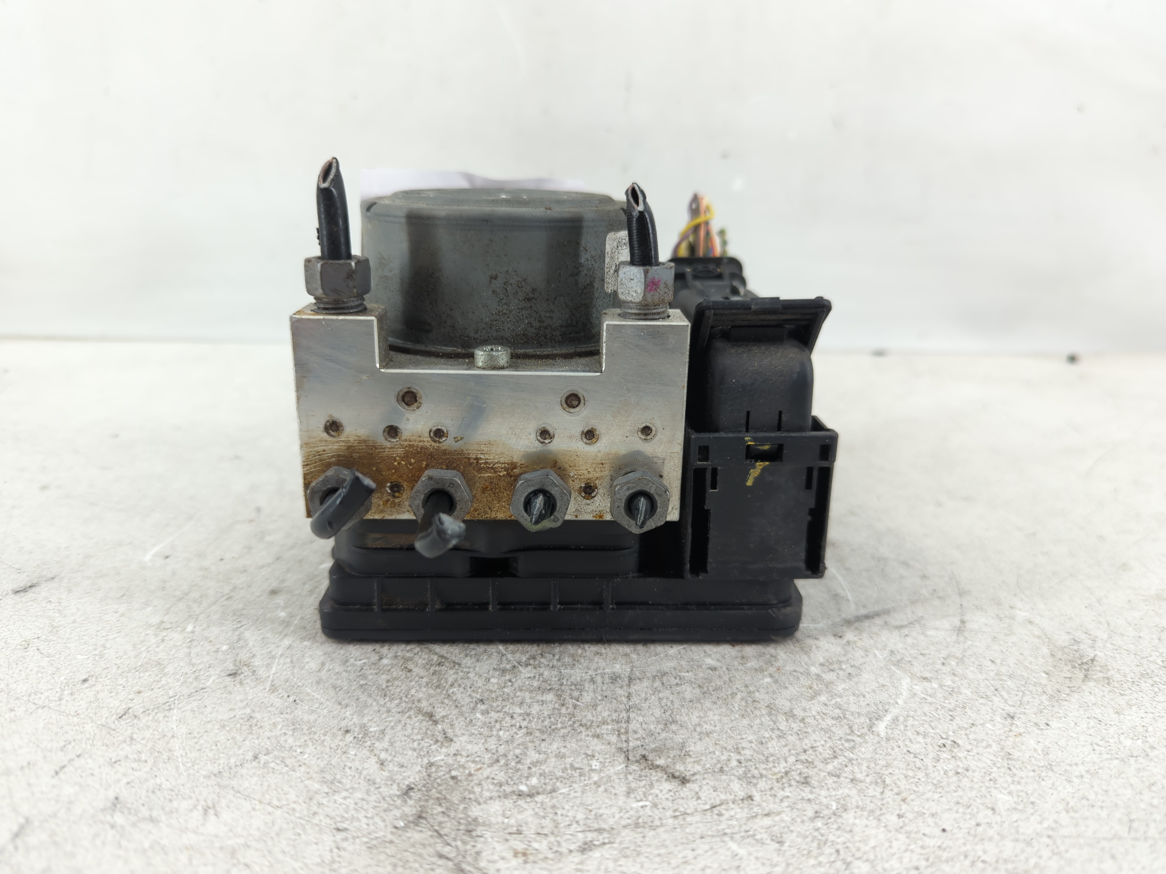 2014-2016 Ford Fusion Abs Pump Control Module 1100710 - Oemusedautoparts1.com