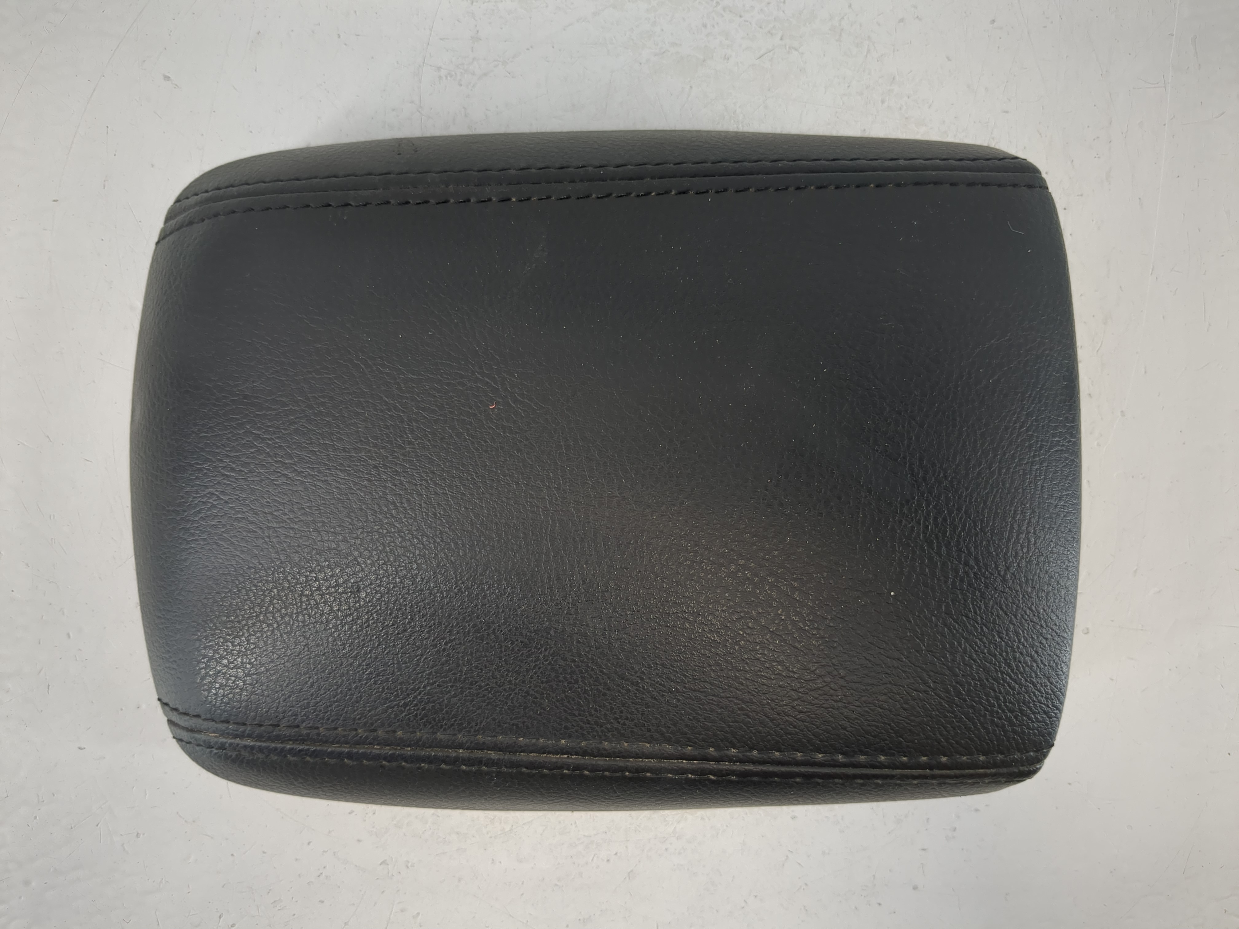 2015-2018 Ford Focus Center Console Armrest Cover Lid Black 1100715 - Oemusedautoparts1.com