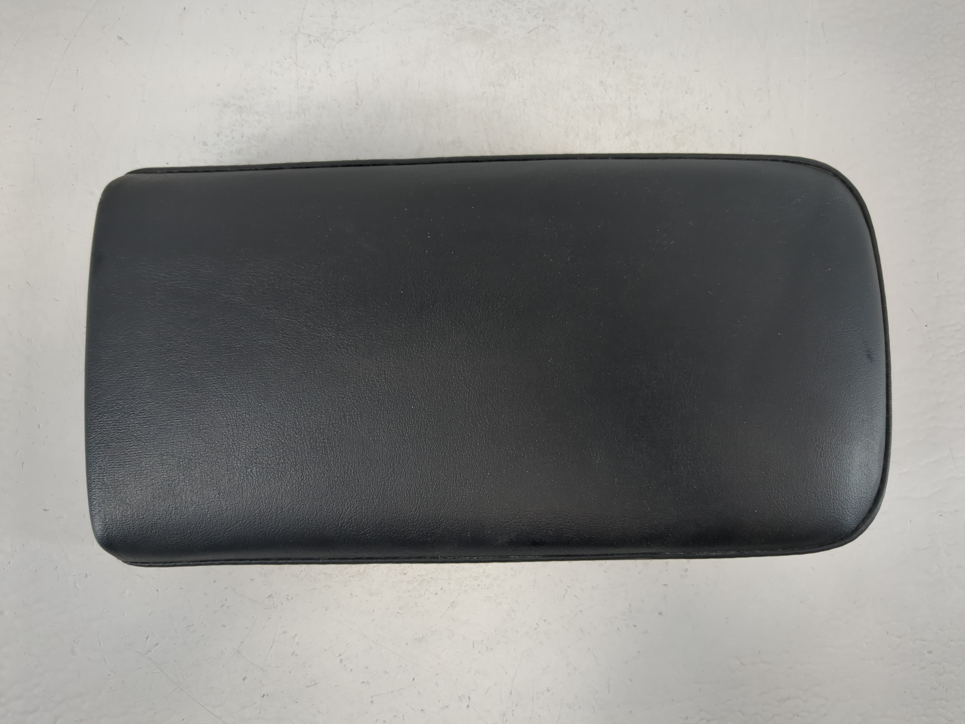 2014-2017 Lexus Ct200h Center Console Armrest Cover Lid Black 1100717 - Oemusedautoparts1.com