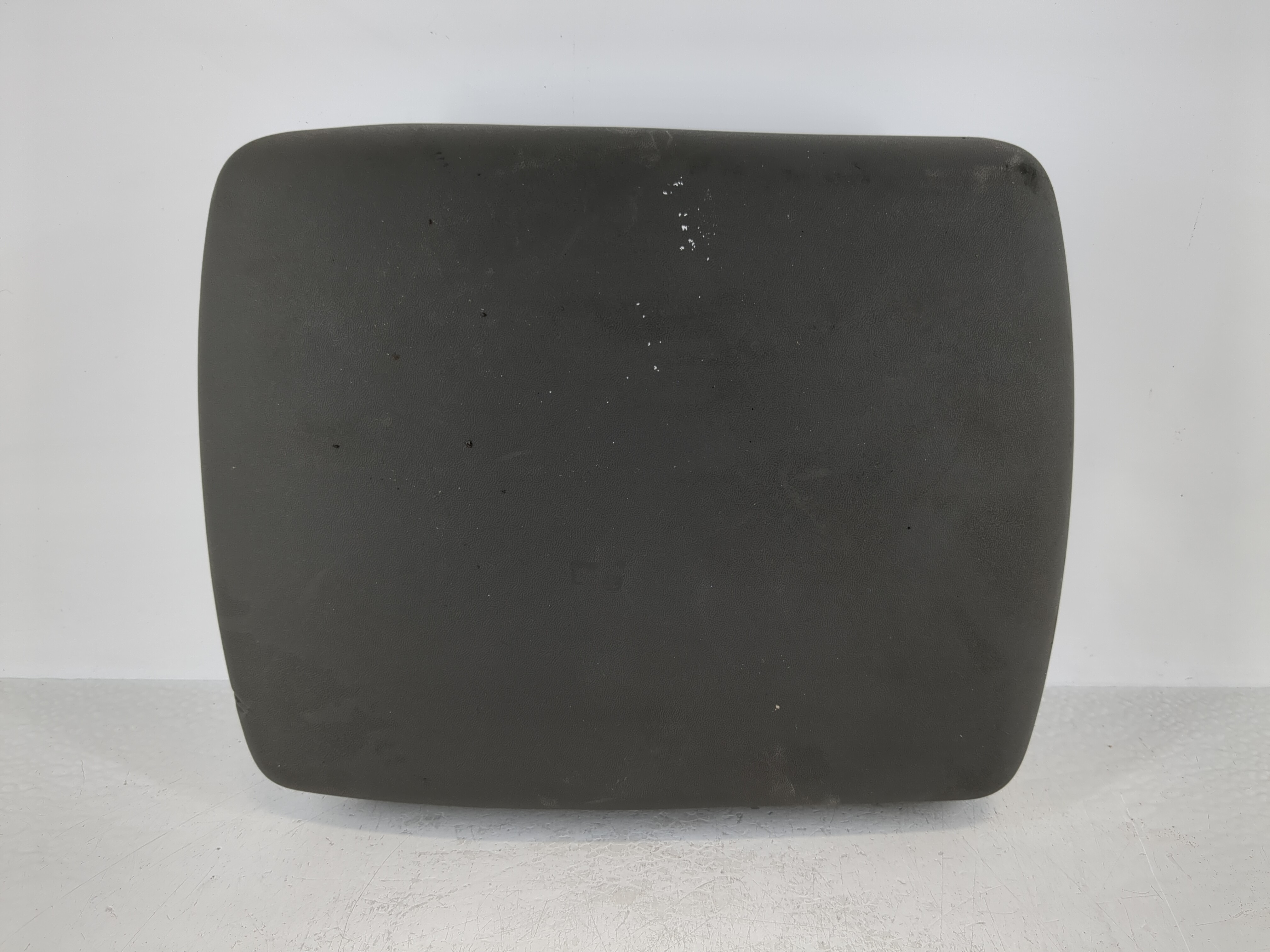 2005-2014 Nissan Frontier Center Console Armrest Cover Lid 1100744 - Oemusedautoparts1.com