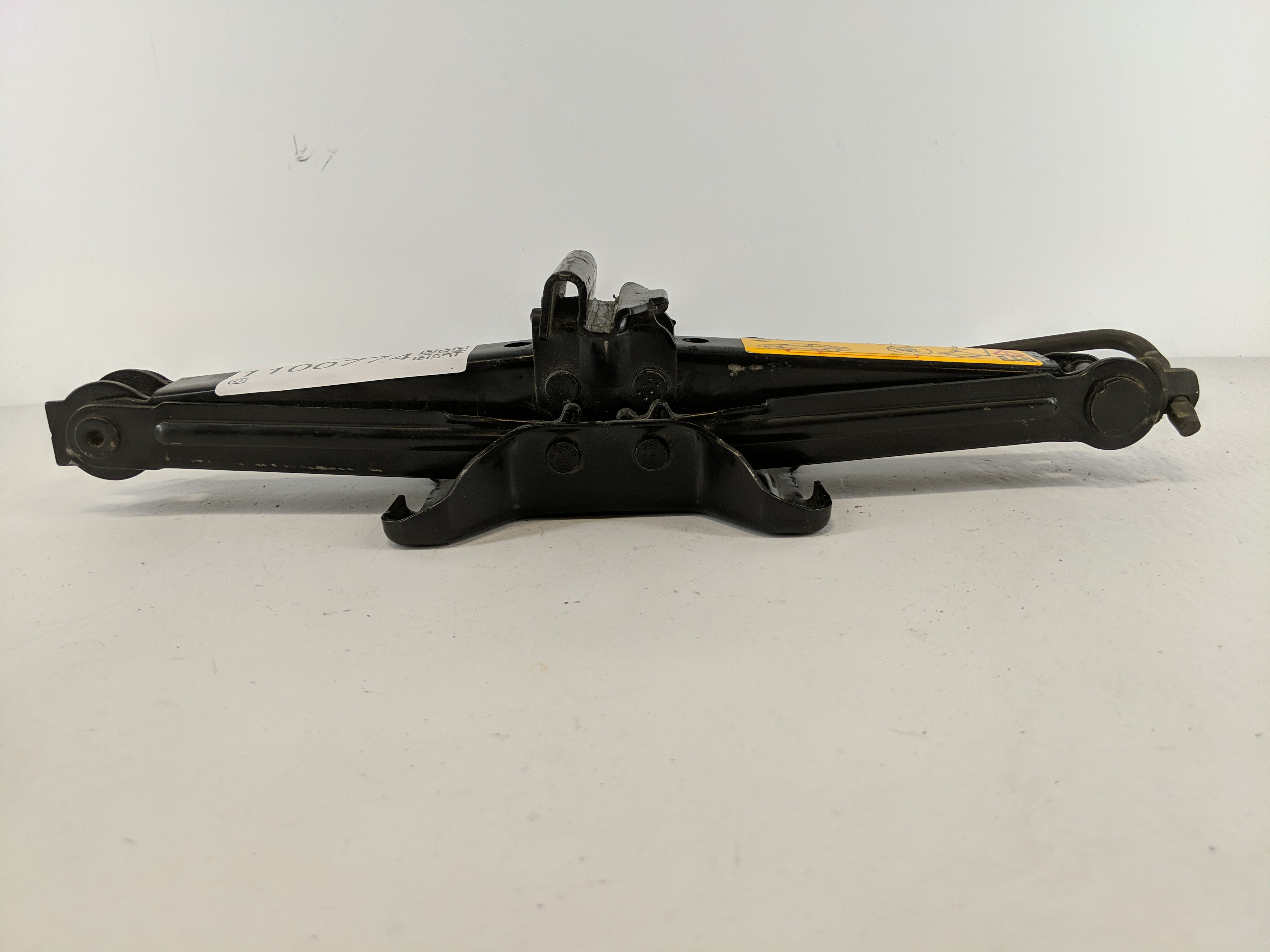 2009 Ford Focus Spare Scissor Car Jack 1100774 - Oemusedautoparts1.com
