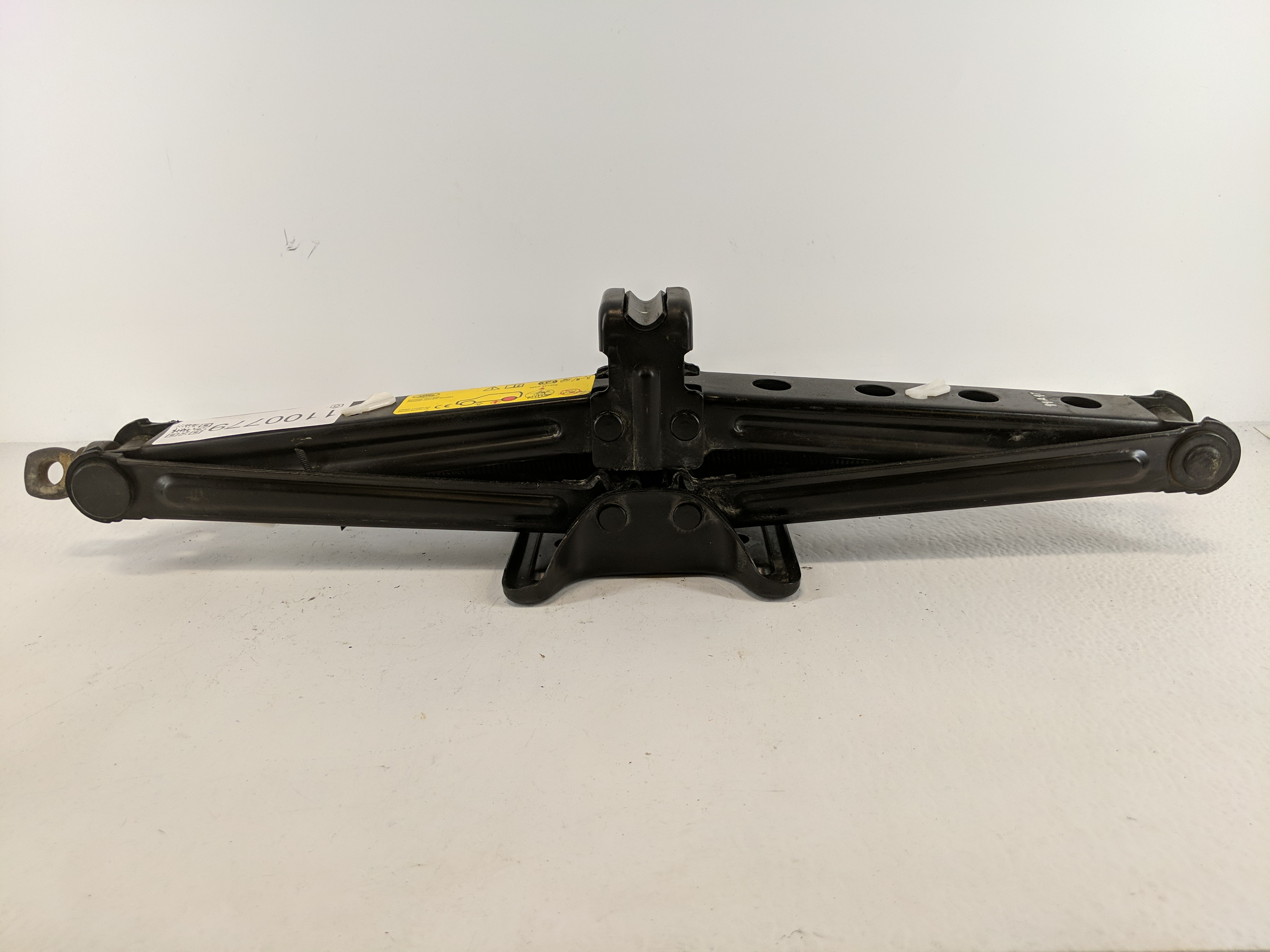 2017 Land Rover Range Rover Sport Spare Scissor Car Jack 1100779 - Oemusedautoparts1.com