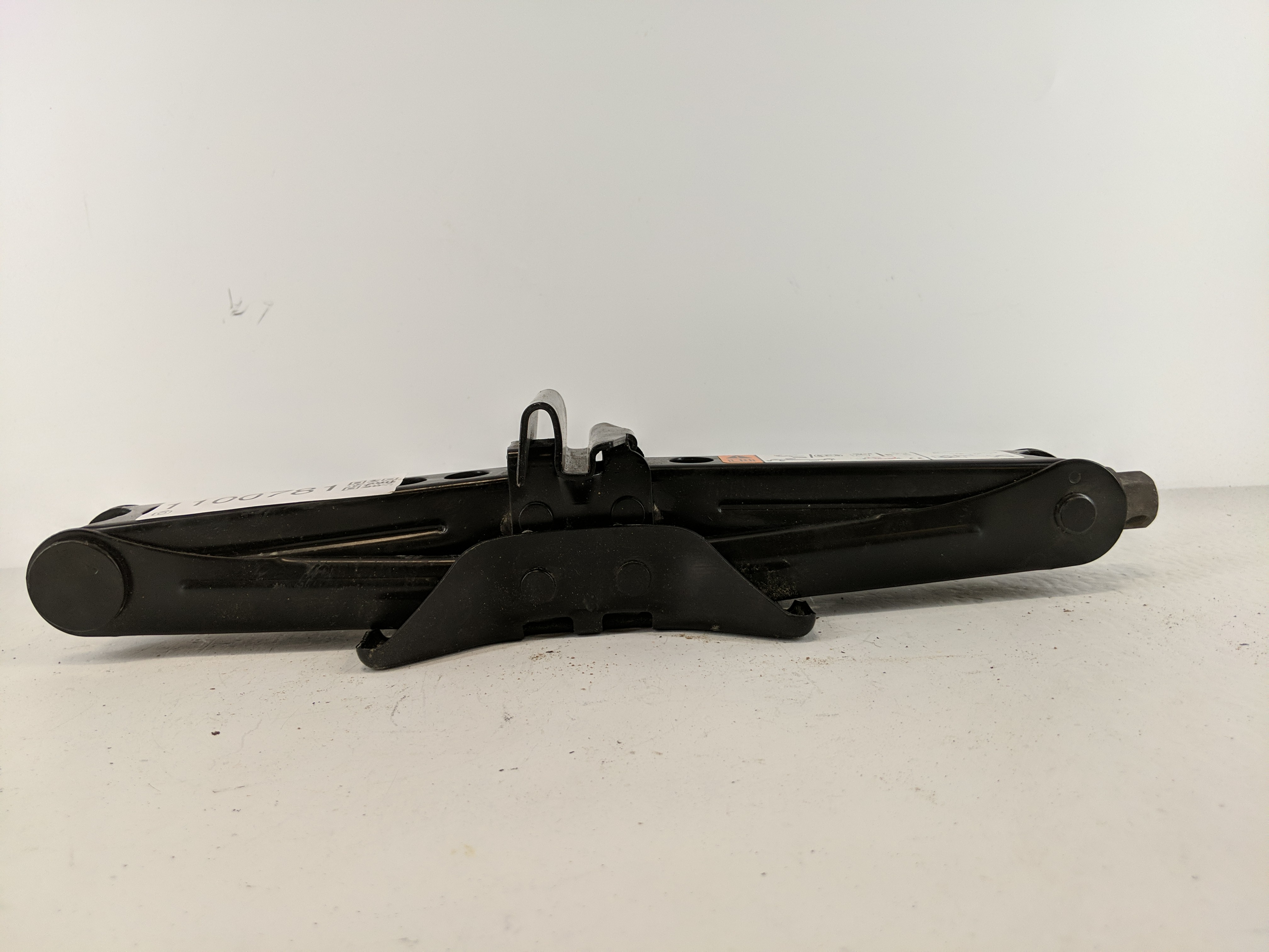 2017 Ford Focus Spare Scissor Car Jack 1100781 - Oemusedautoparts1.com