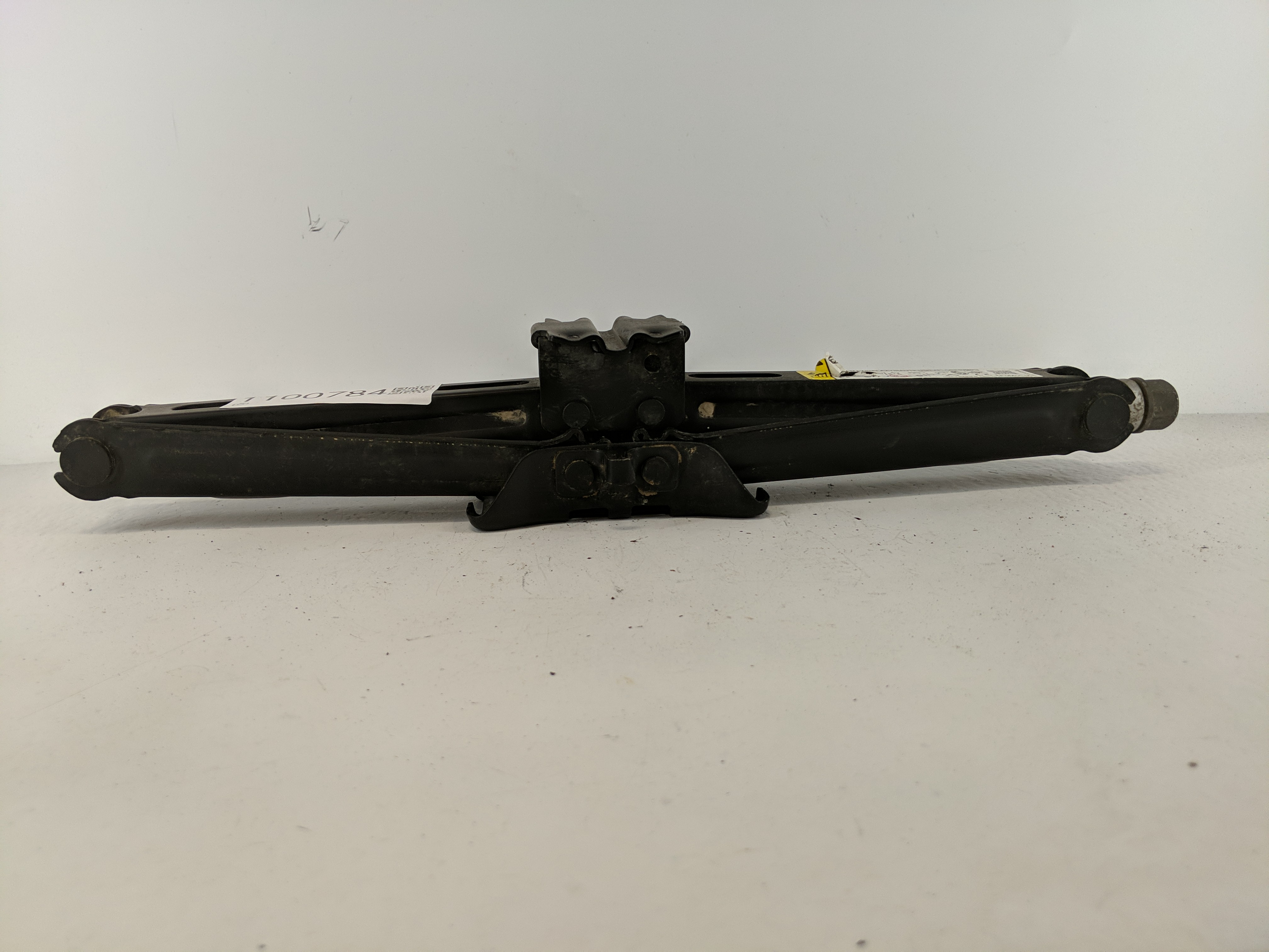 2020 Ford Edge Spare Scissor Car Jack 1100784 - Oemusedautoparts1.com
