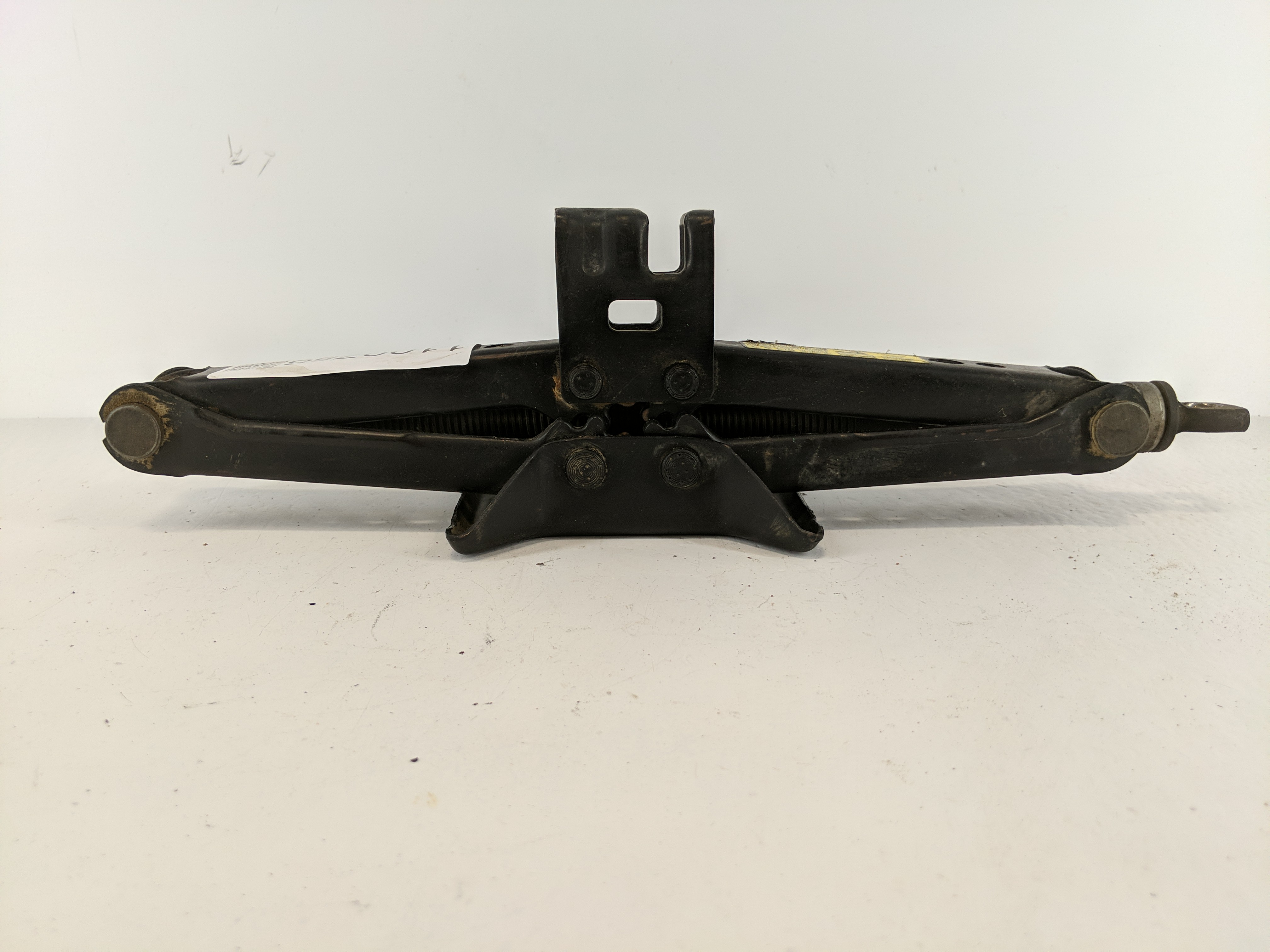 2013 Toyota Camry Spare Scissor Car Jack 1100788 - Oemusedautoparts1.com