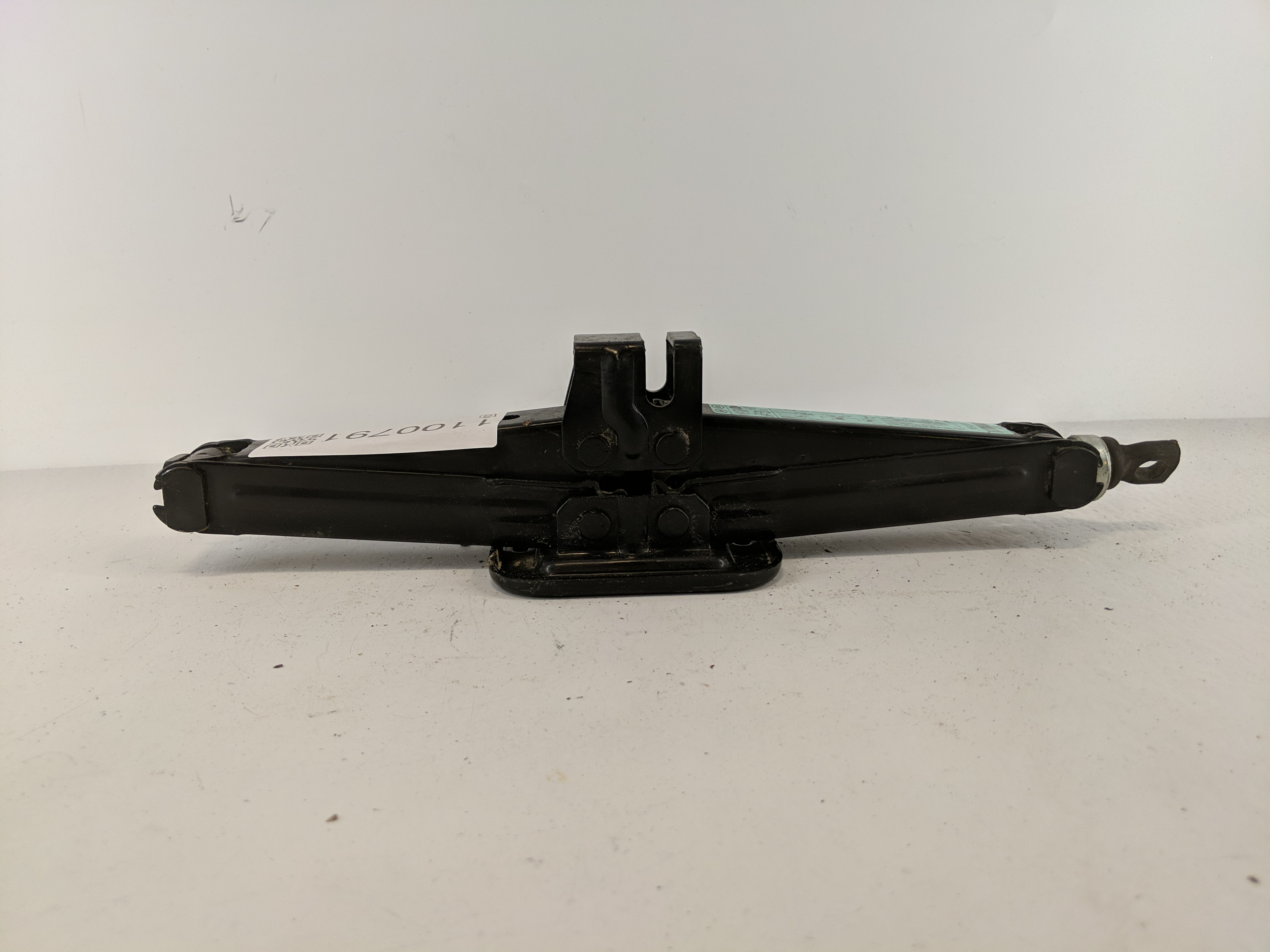 Picture of 2019 Hyundai Elantra Spare Scissor Car Jack 1100791