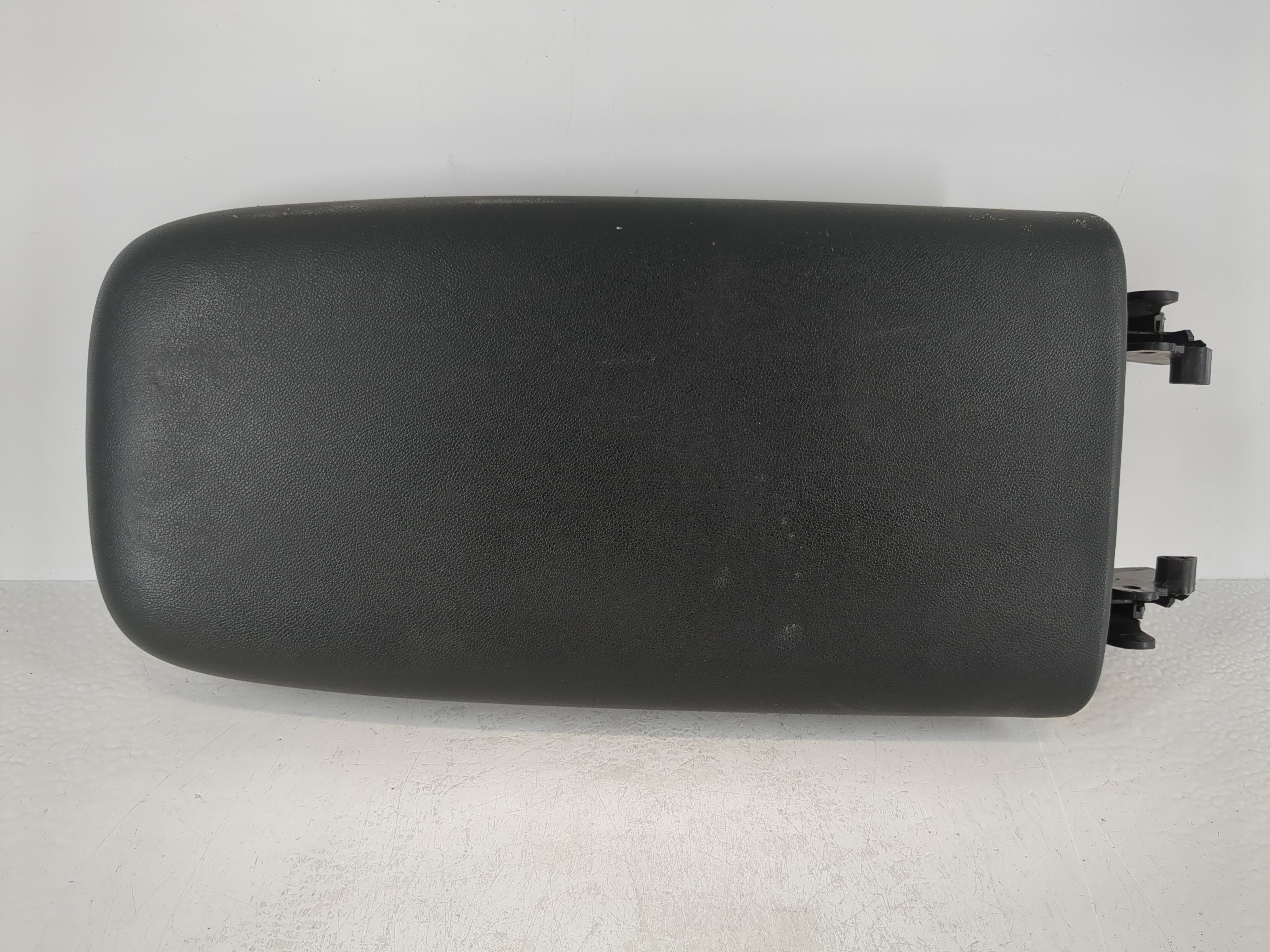 2018-2022 Chevrolet Equinox Center Console Armrest Cover Lid Black 1100803 - Oemusedautoparts1.com