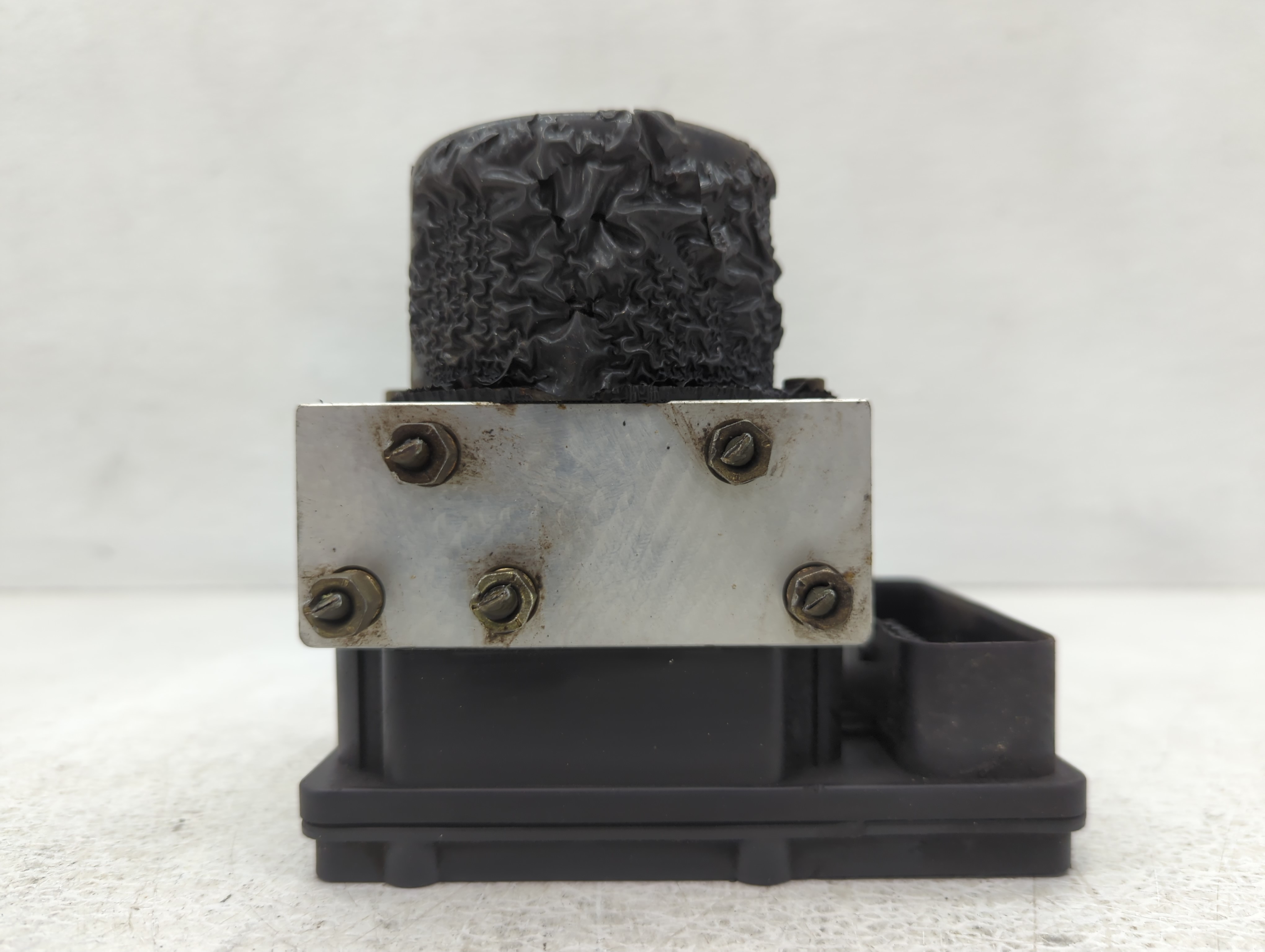 2004-2009 Nissan Titan Abs Pump Control Module 1100867 - Oemusedautoparts1.com