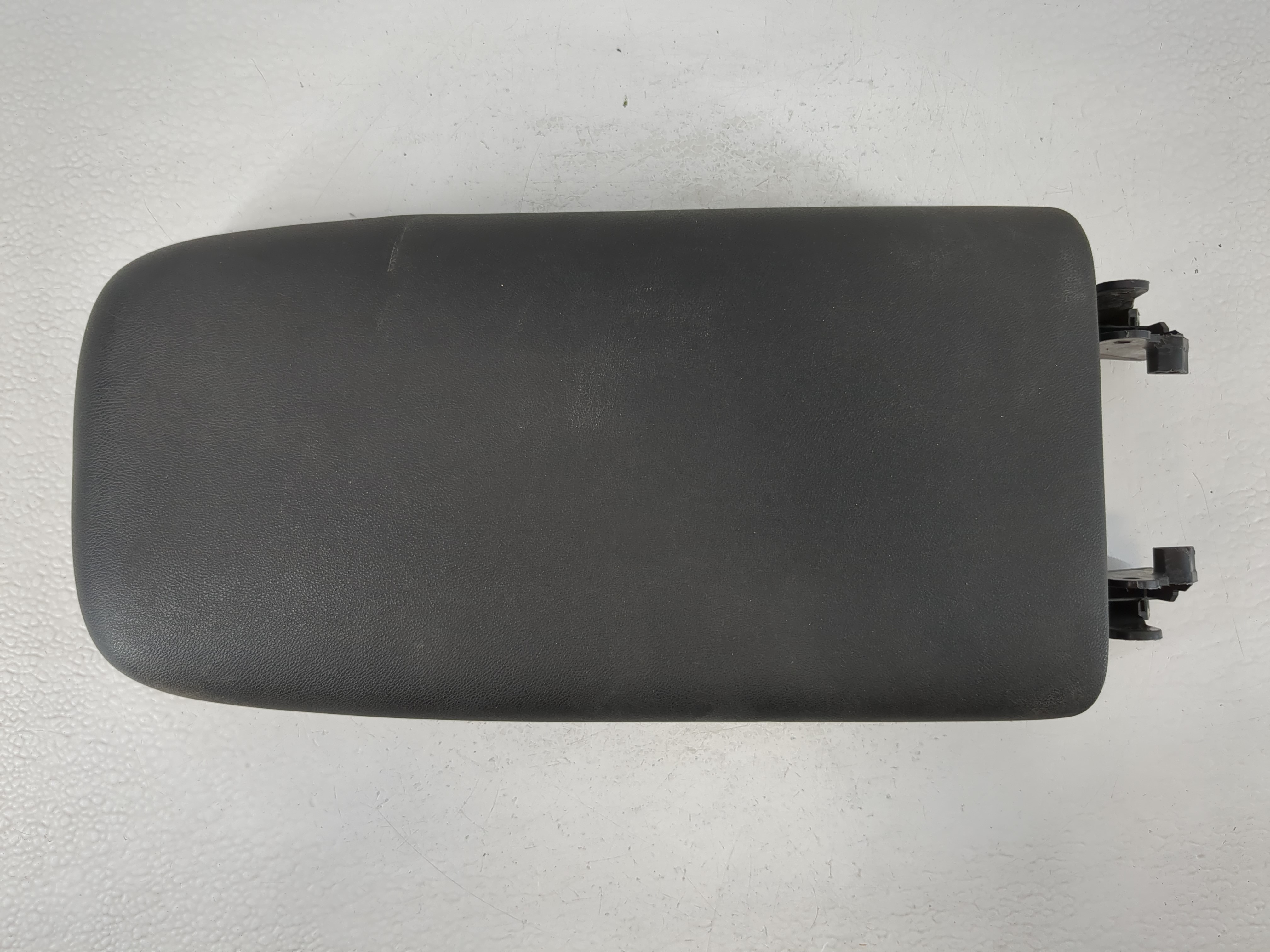 2018-2022 Chevrolet Equinox Center Console Armrest Cover Lid Black 1100877 - Oemusedautoparts1.com
