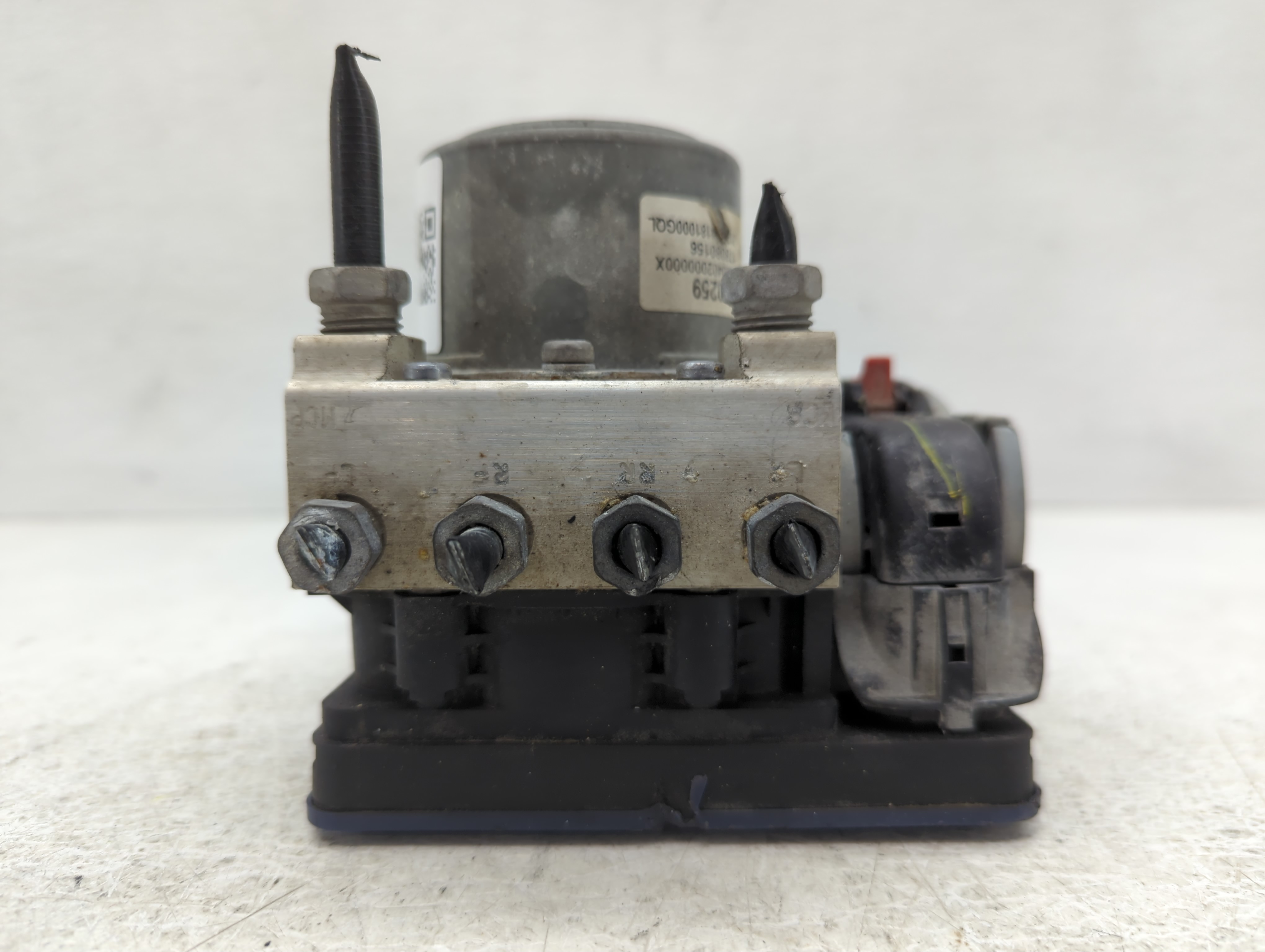 2018-2021 Chevrolet Express 2500 Abs Pump Control Module 1100883 - Oemusedautoparts1.com