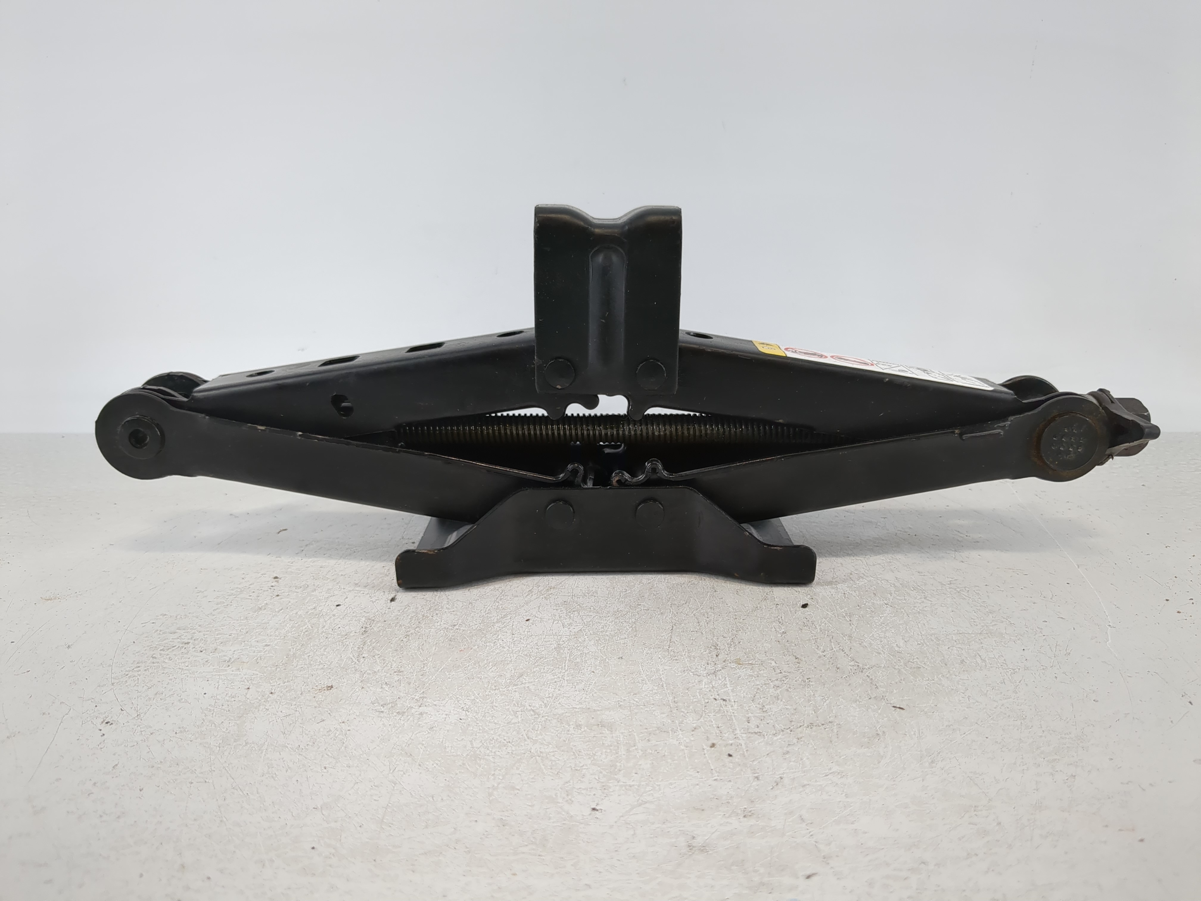 2016 Chrysler 200 Spare Scissor Car Jack 1100894 - Oemusedautoparts1.com