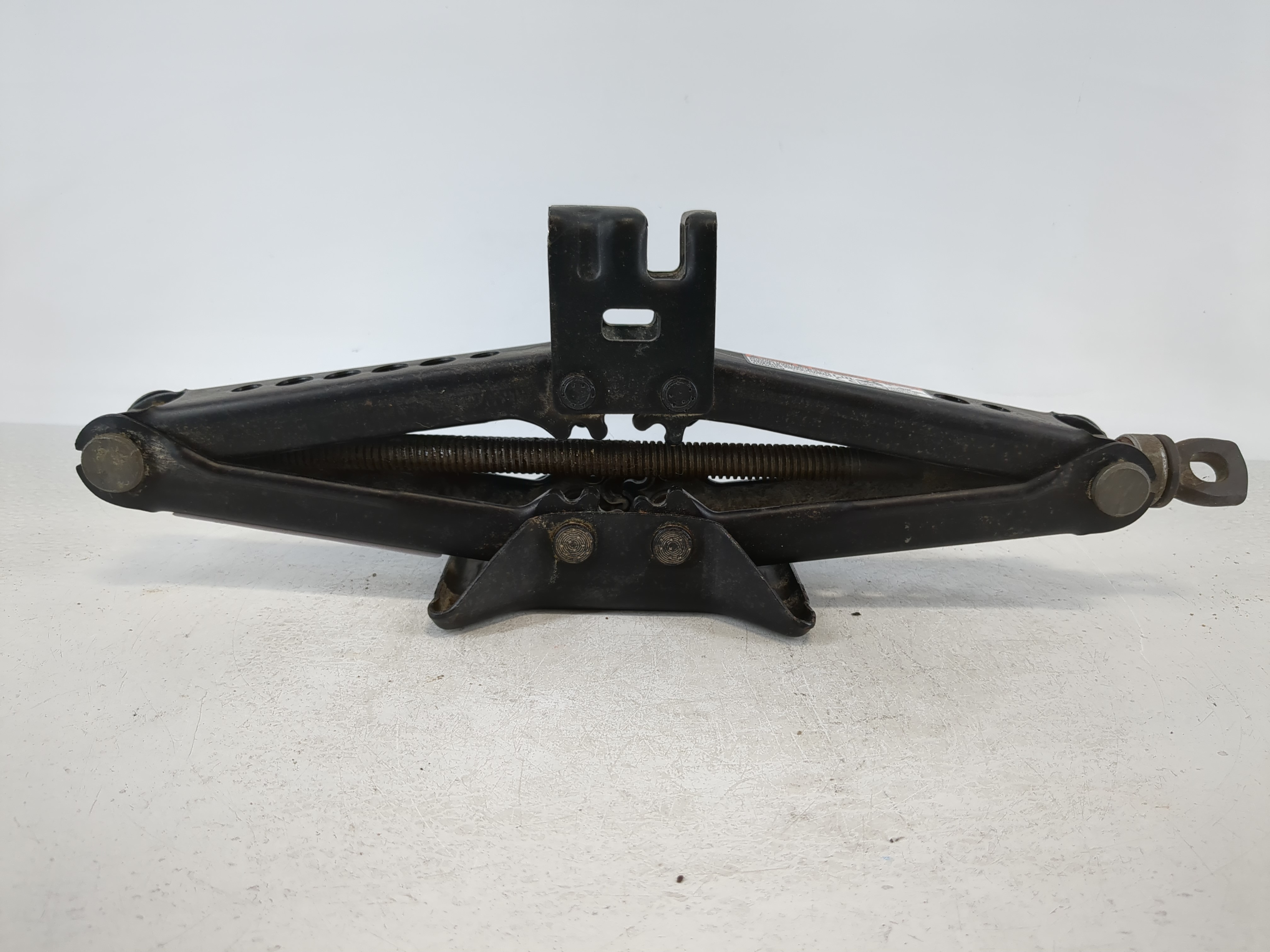 2015 Toyota Venza Spare Scissor Car Jack 1100895 - Oemusedautoparts1.com