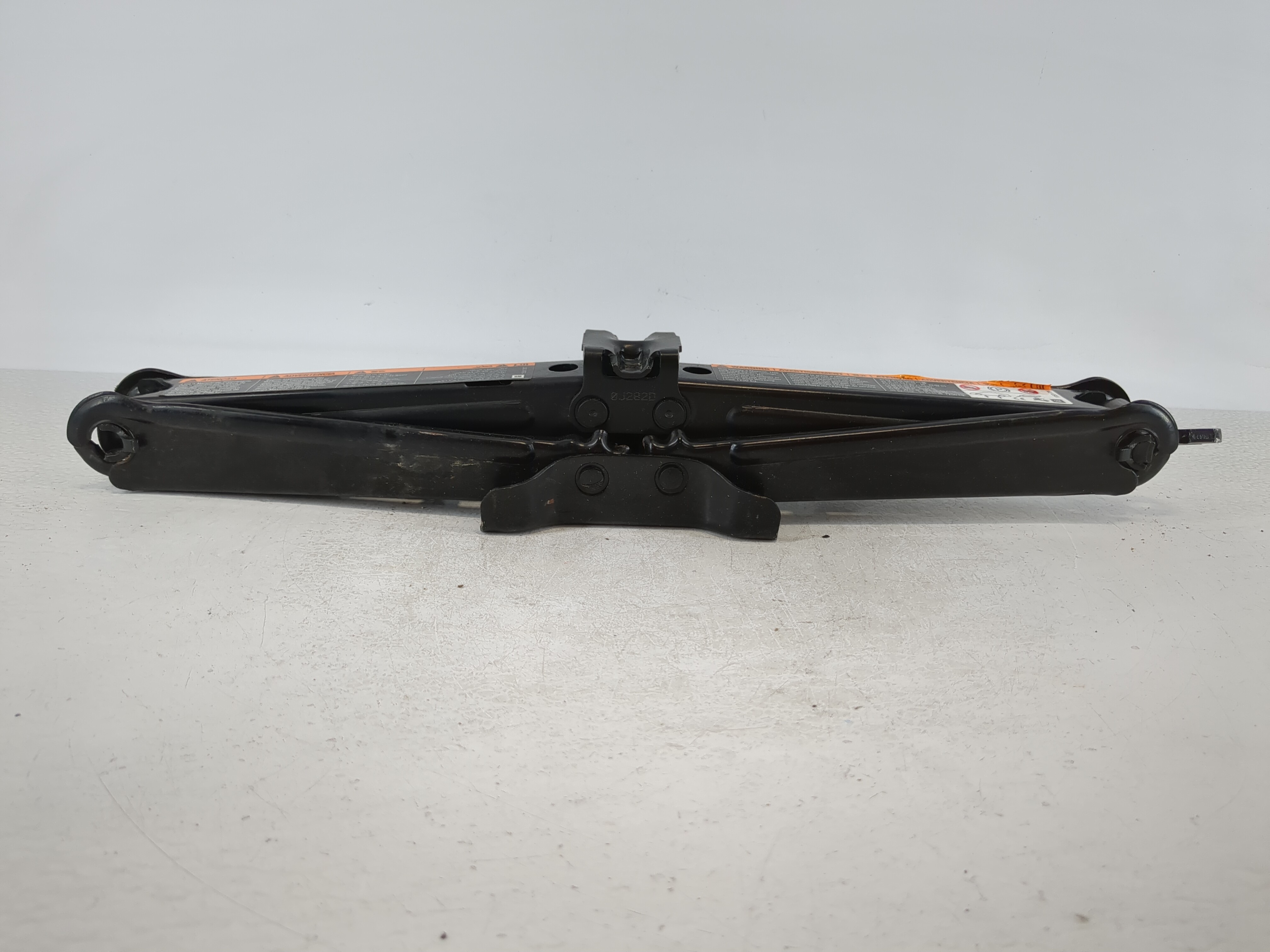 2011 Chevrolet Cruze Spare Scissor Car Jack 1100896 - Oemusedautoparts1.com