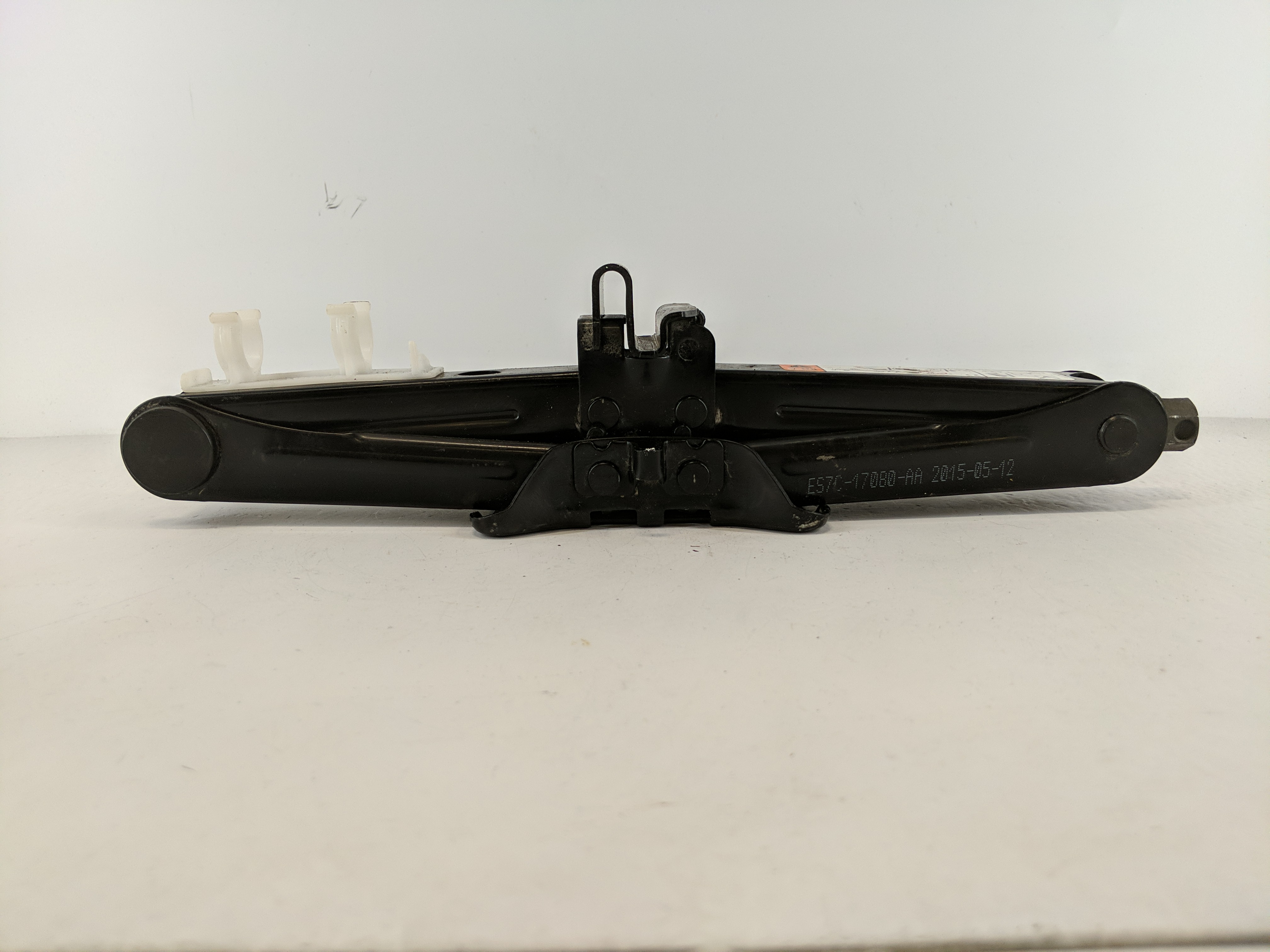 2016 Lincoln Mkz Spare Scissor Car Jack 1100904 - Oemusedautoparts1.com