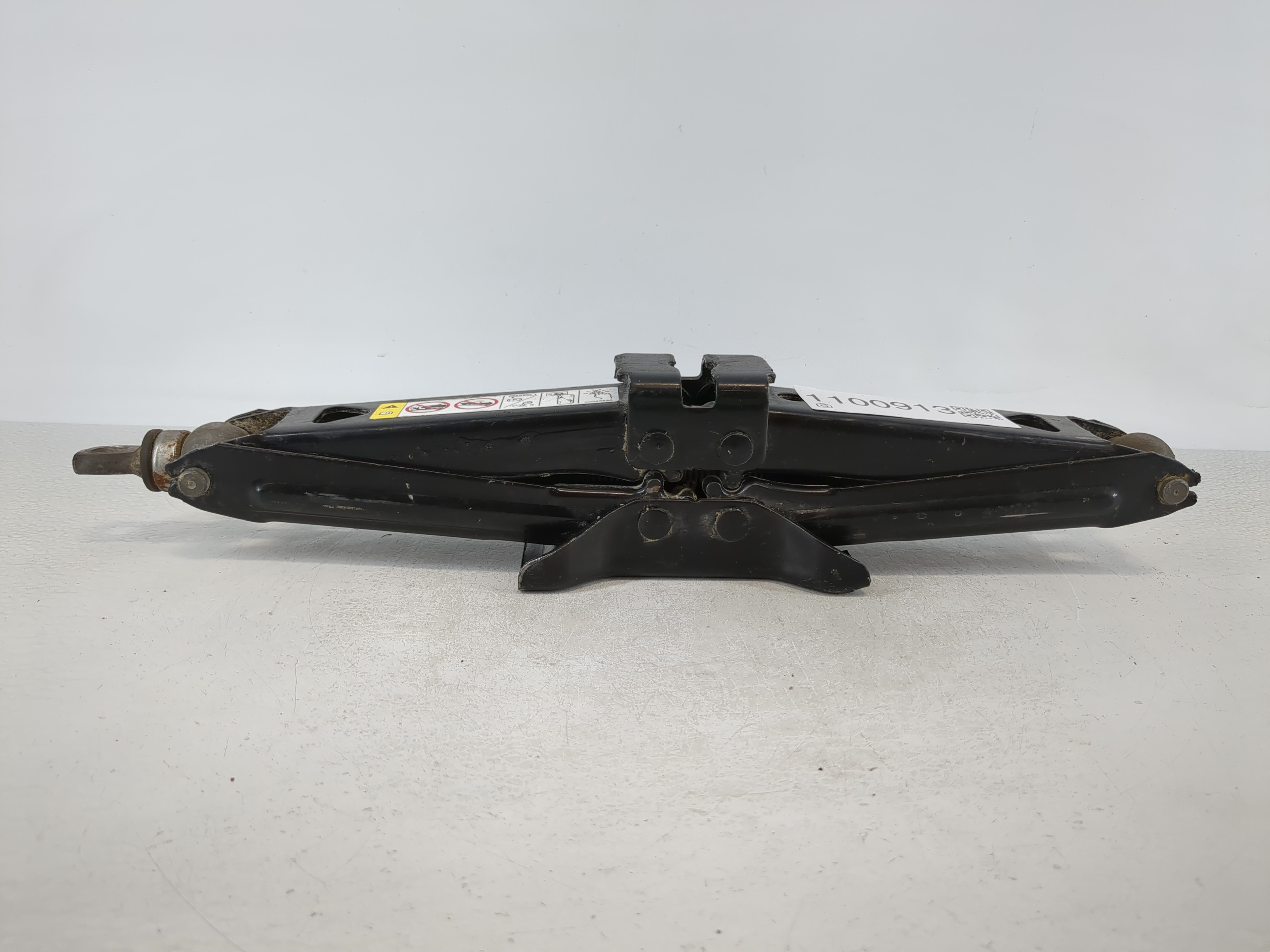 2015 Dodge Ram 1500 Spare Scissor Car Jack 1100913 - Oemusedautoparts1.com