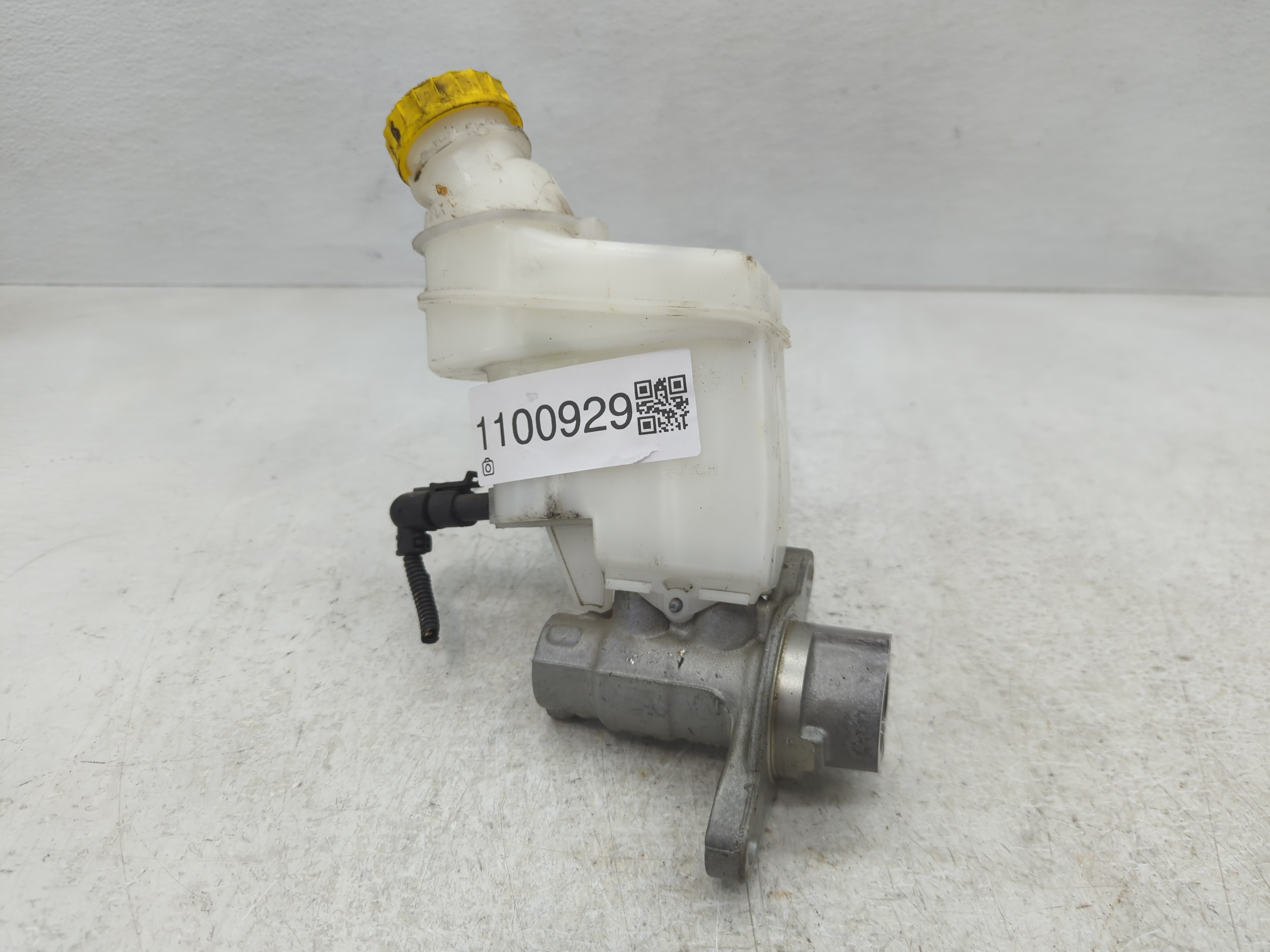 Picture of 2019-2022 Jeep Renegade Brake Master Cylinder 1100929