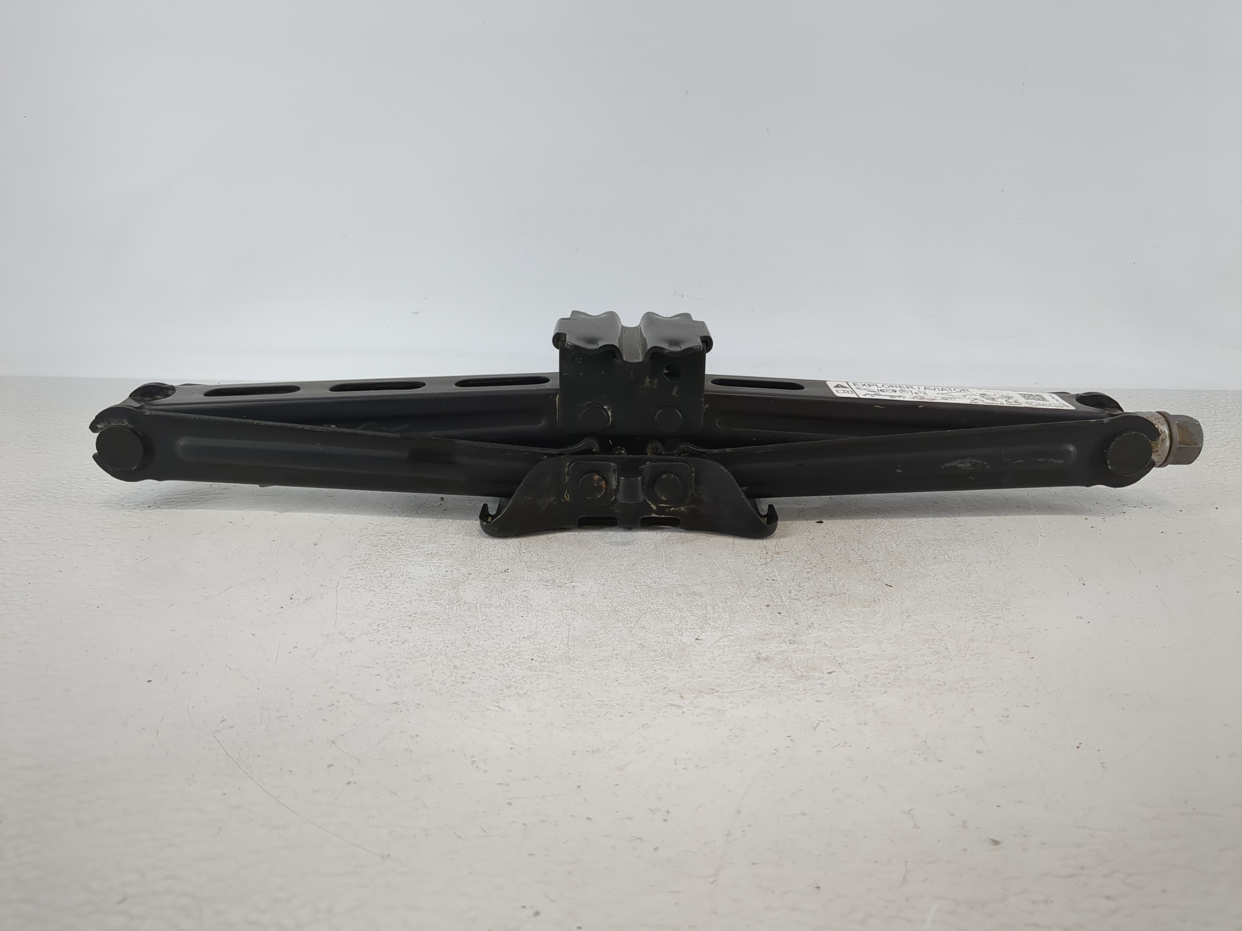 2017 Kia Rio Spare Scissor Car Jack 1100951 - Oemusedautoparts1.com