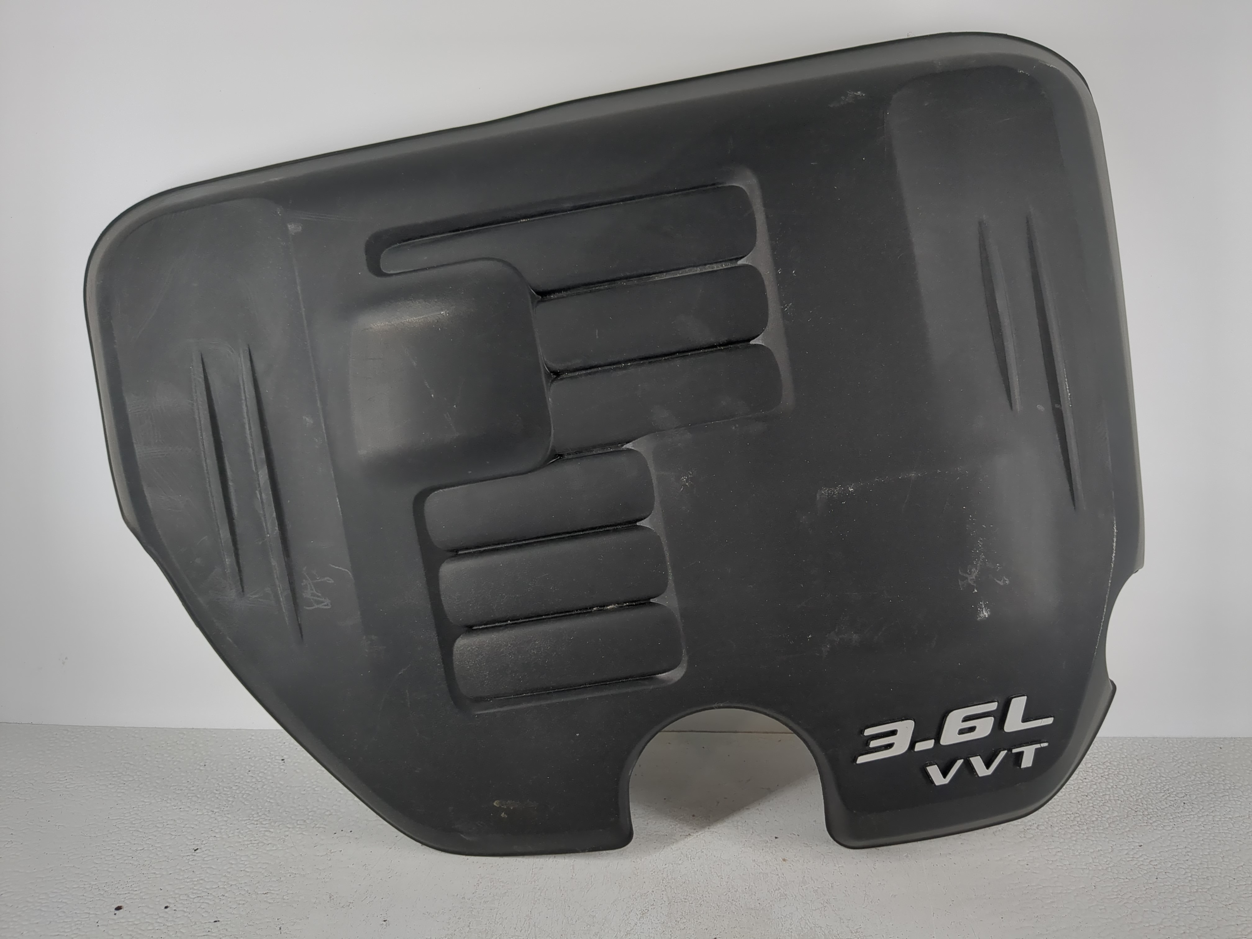 Picture of 2013 Chrysler 300 Engine Cover 1100967