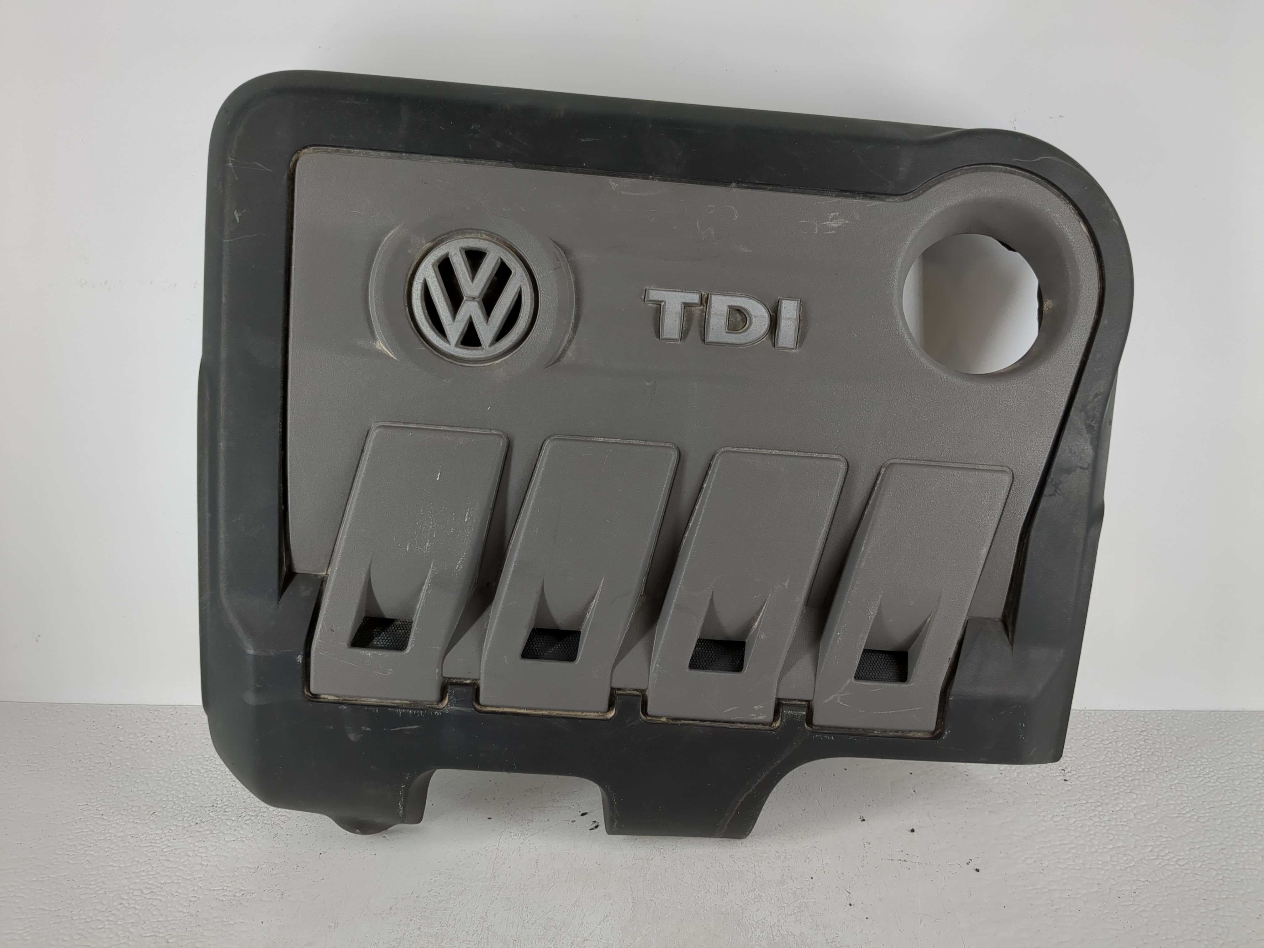 2014 Volkswagen Passat Engine Cover 1100973 - Oemusedautoparts1.com