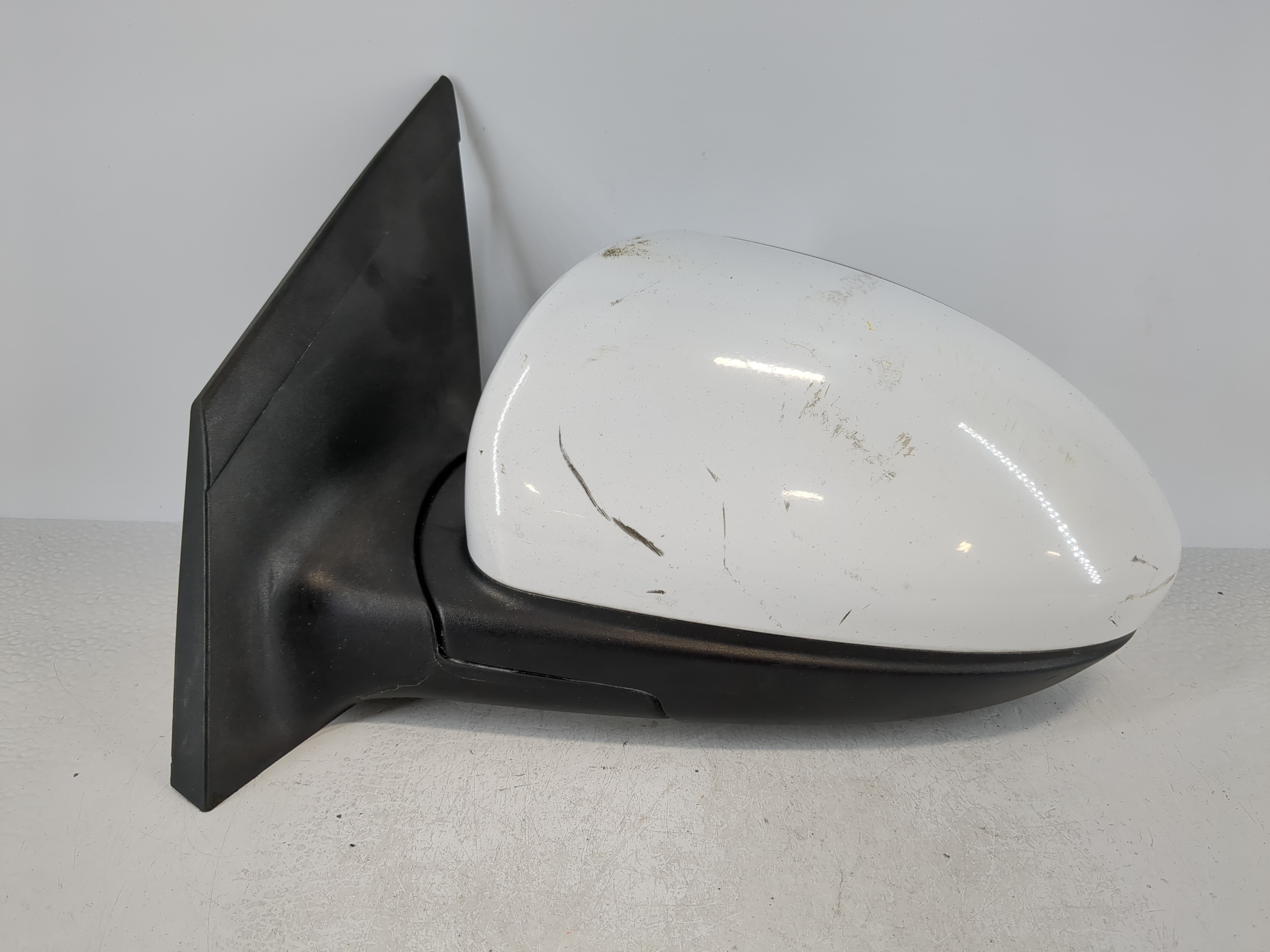 2011-2016 Chevrolet Cruze Driver Left Side View Power Door Mirror White 1100991 - Oemusedautoparts1.com