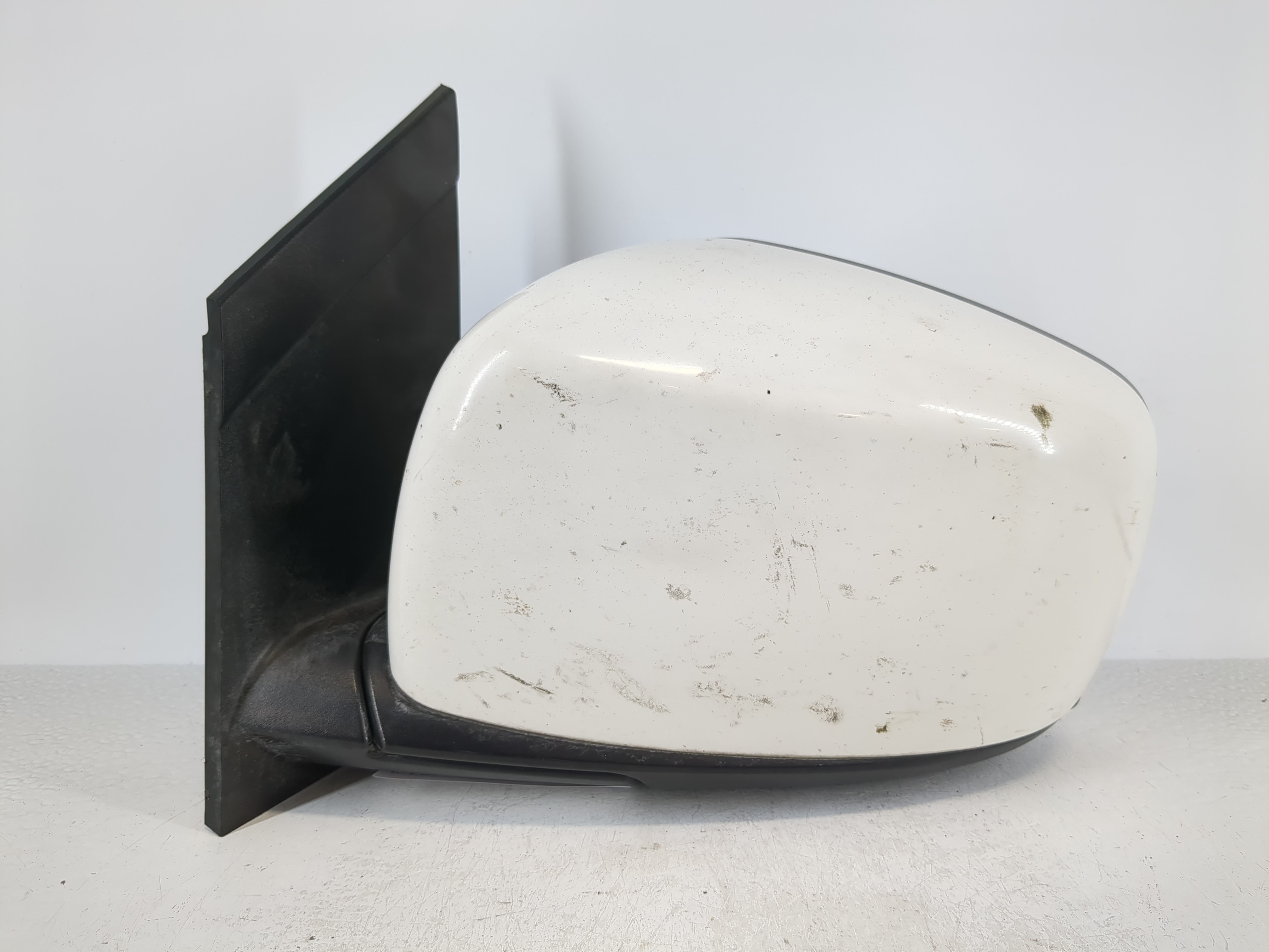 2009-2014 Volkswagen Routan Driver Left Side View Power Door Mirror 1100993 - Oemusedautoparts1.com
