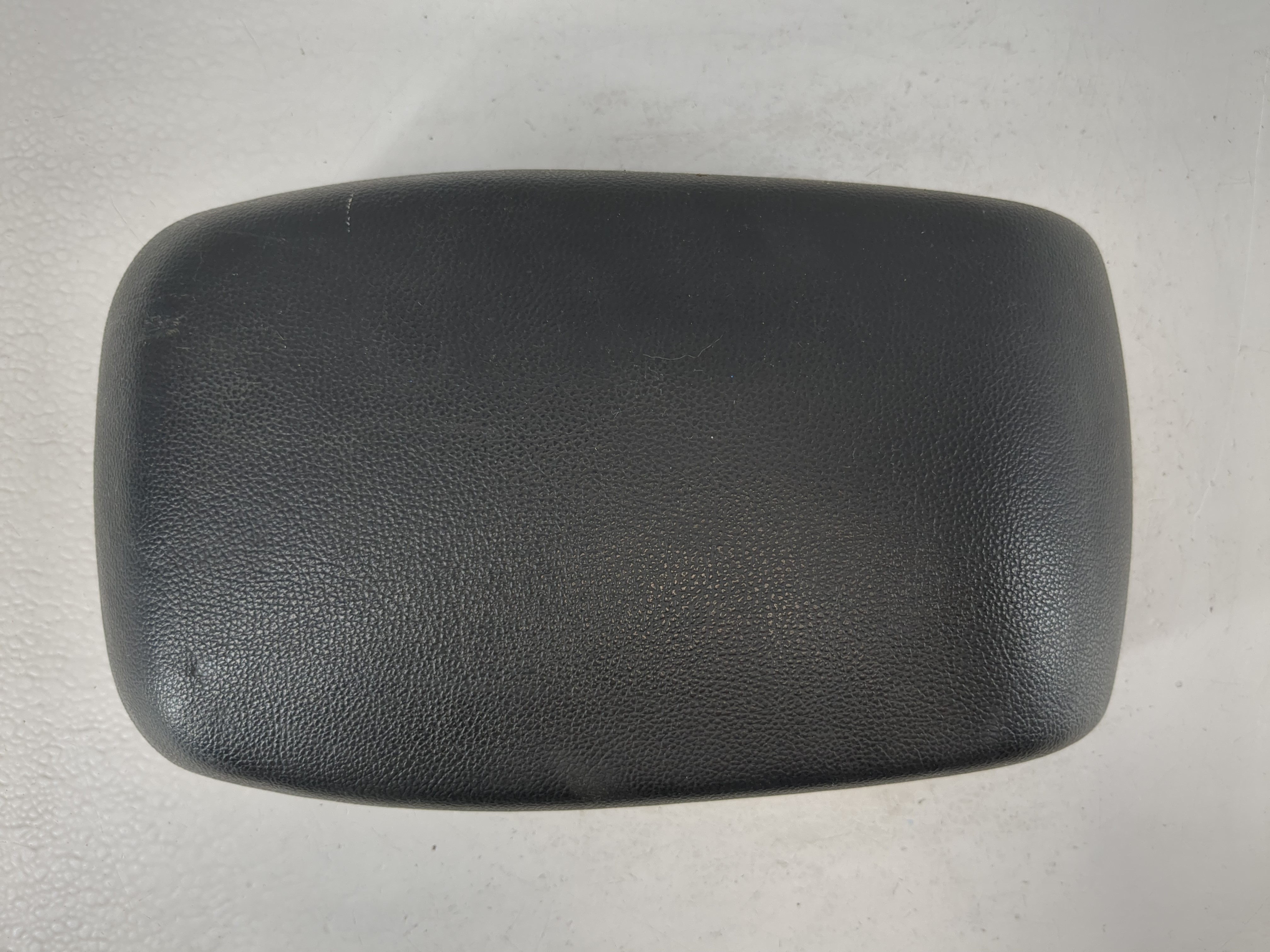 Hyundai Elantra Center Console Armrest Cover Lid Black 1100997 - Oemusedautoparts1.com