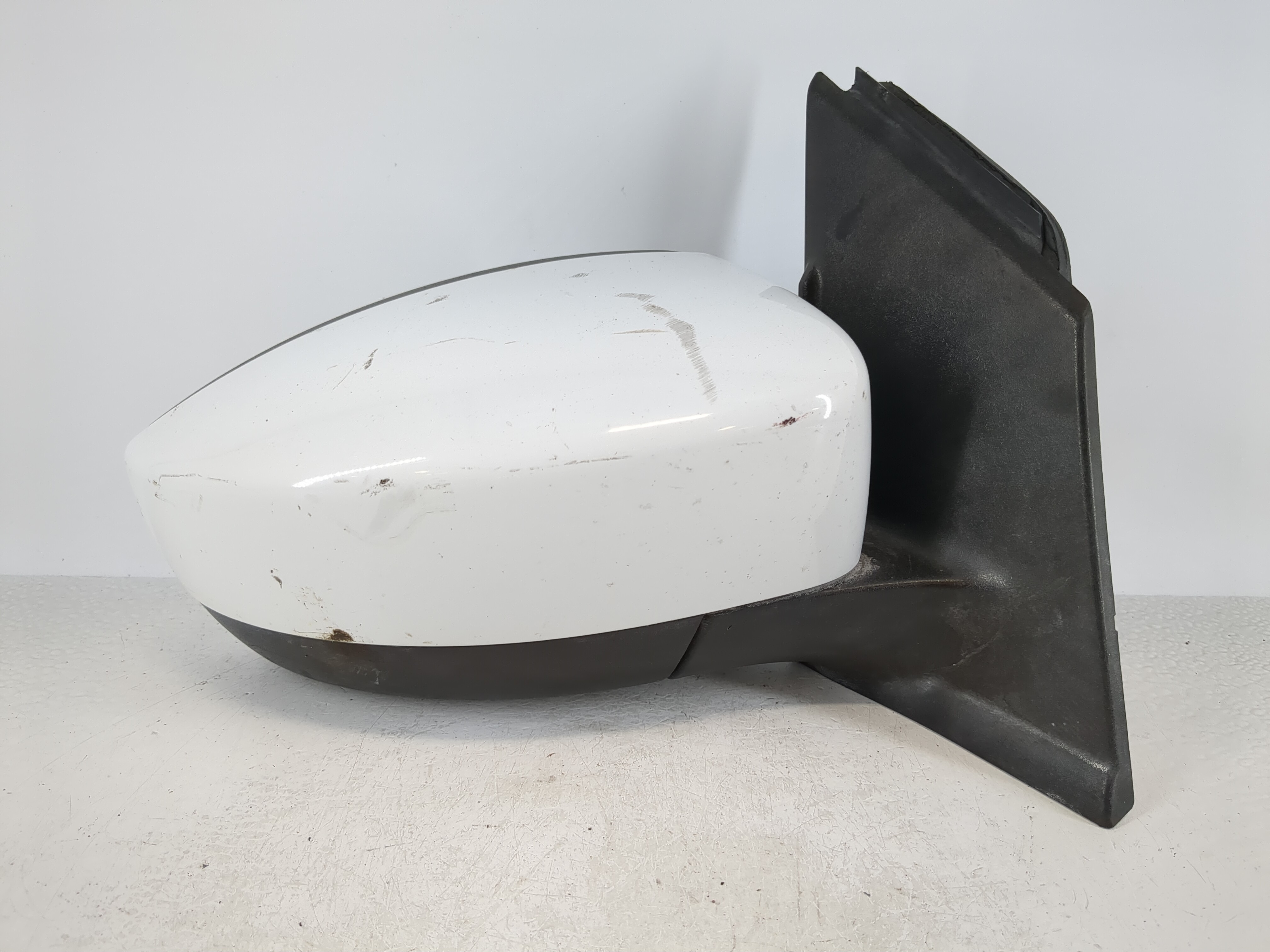 2013-2016 Ford Escape Passenger Right Side View Power Door Mirror White 1101011 - Oemusedautoparts1.com