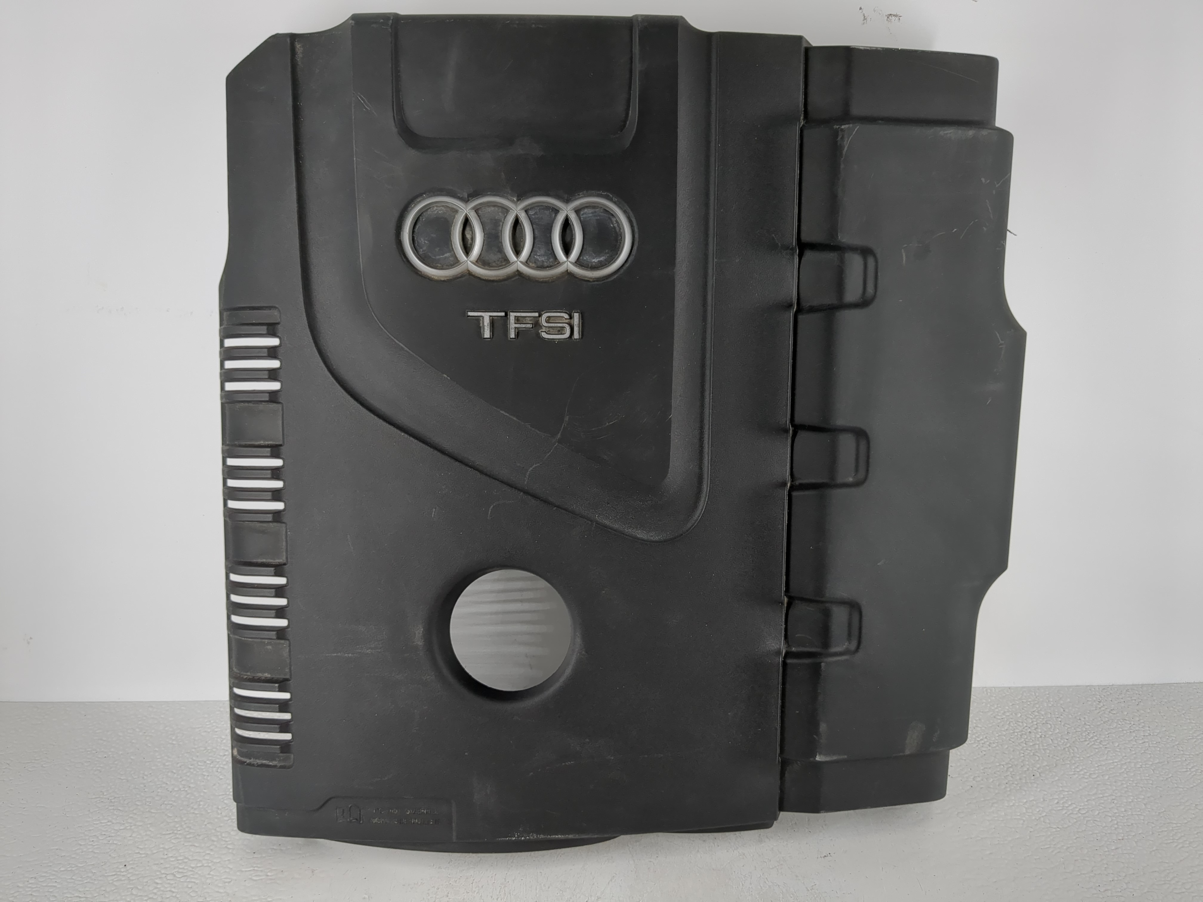 Picture of 2013 Audi A5 Engine Cover 1101059