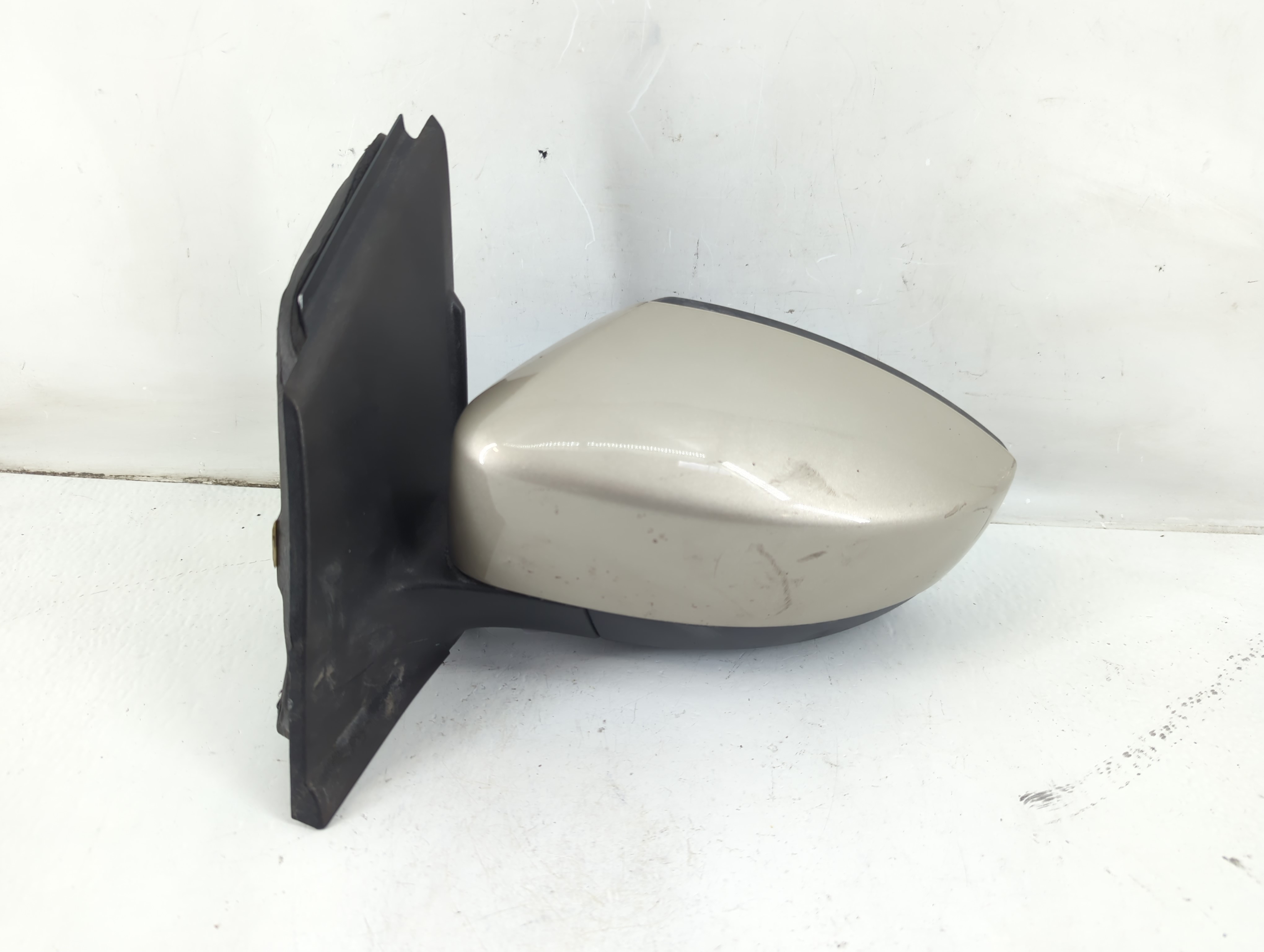 2017-2019 Ford Escape Driver Left Side View Power Door Mirror Tan 1101067 - Oemusedautoparts1.com