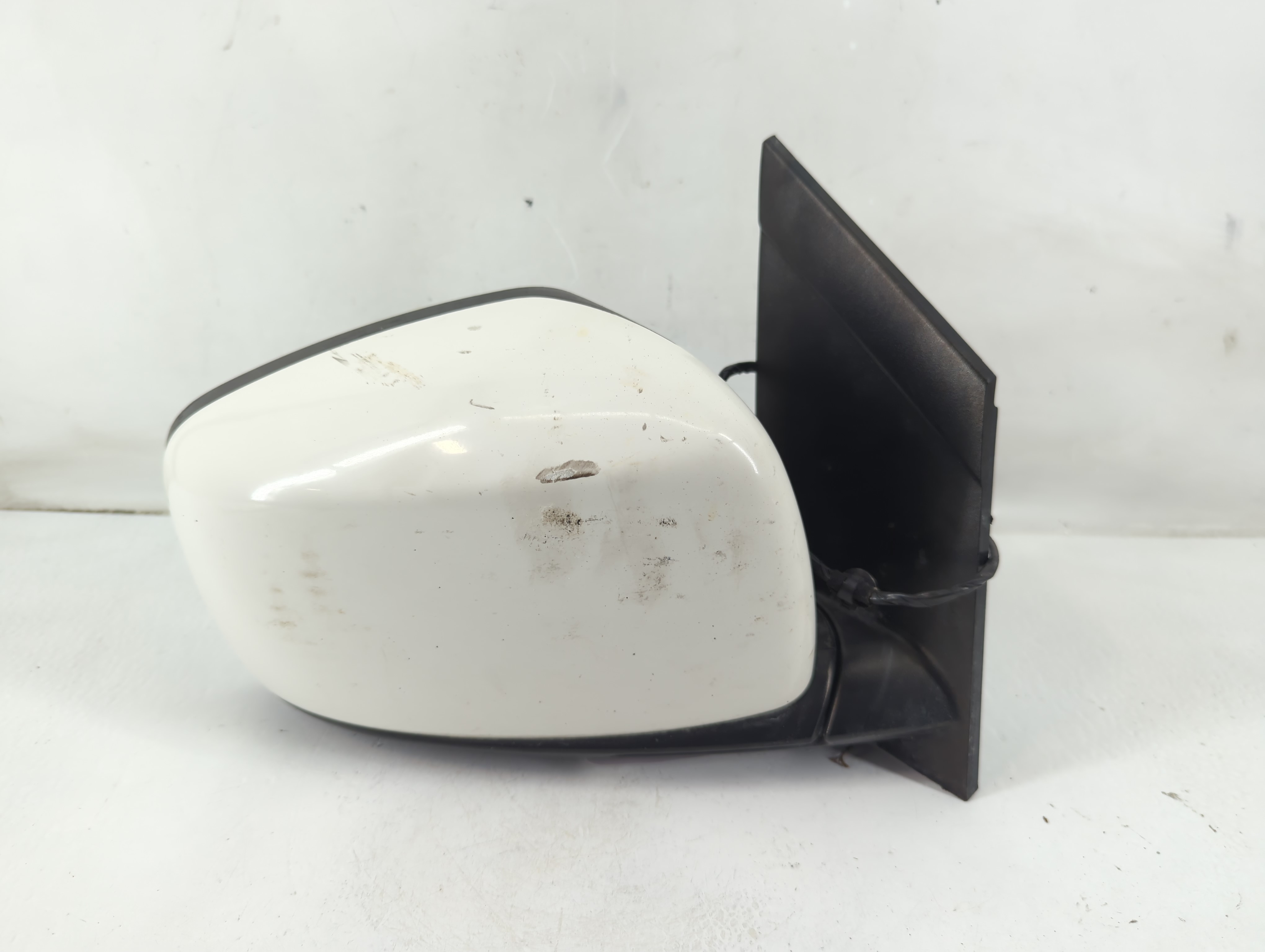 2009-2014 Volkswagen Routan Passenger Right Side View Power Door Mirror 1101081 - Oemusedautoparts1.com