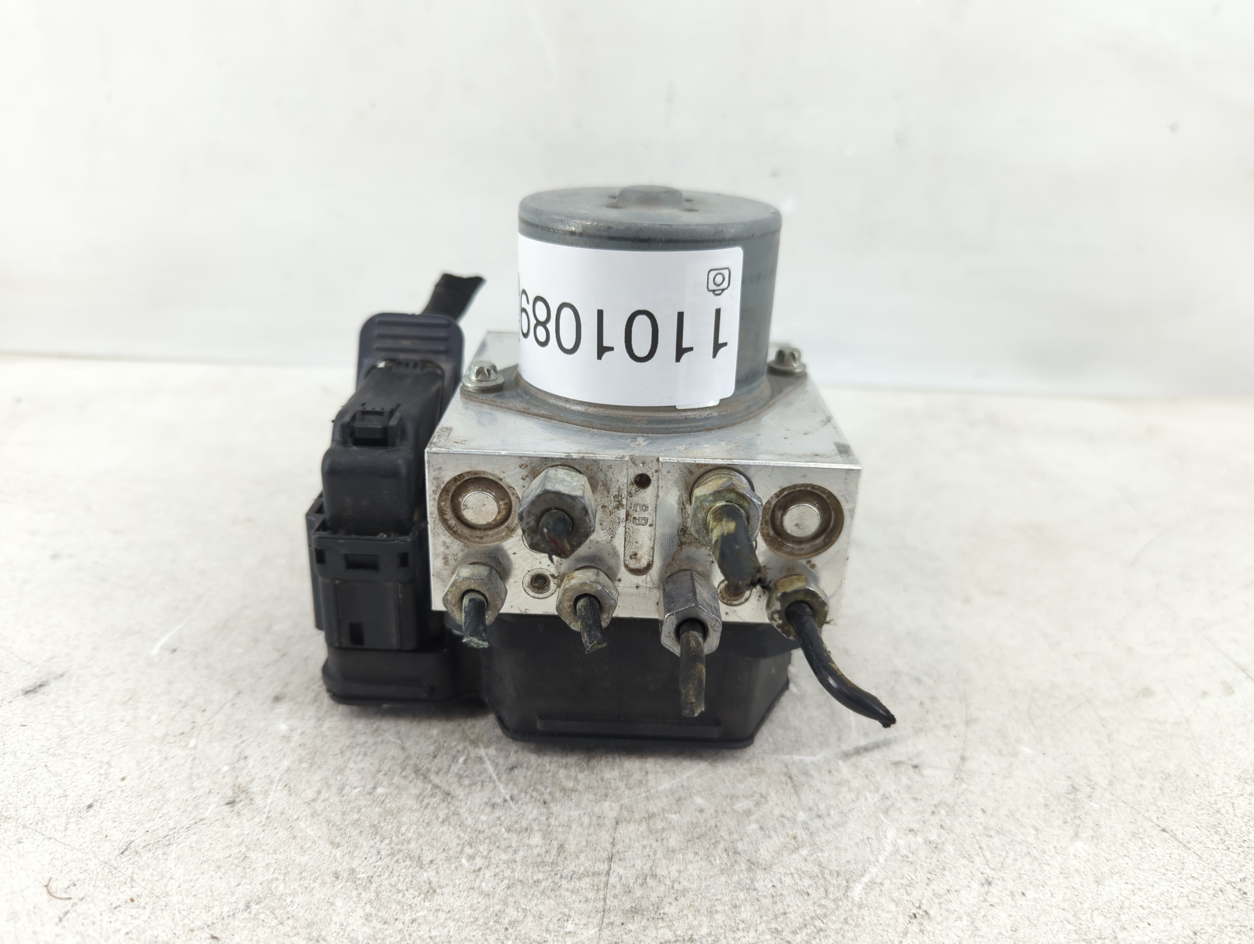 2013-2014 Ford Mustang Abs Pump Control Module 1101089 - Oemusedautoparts1.com
