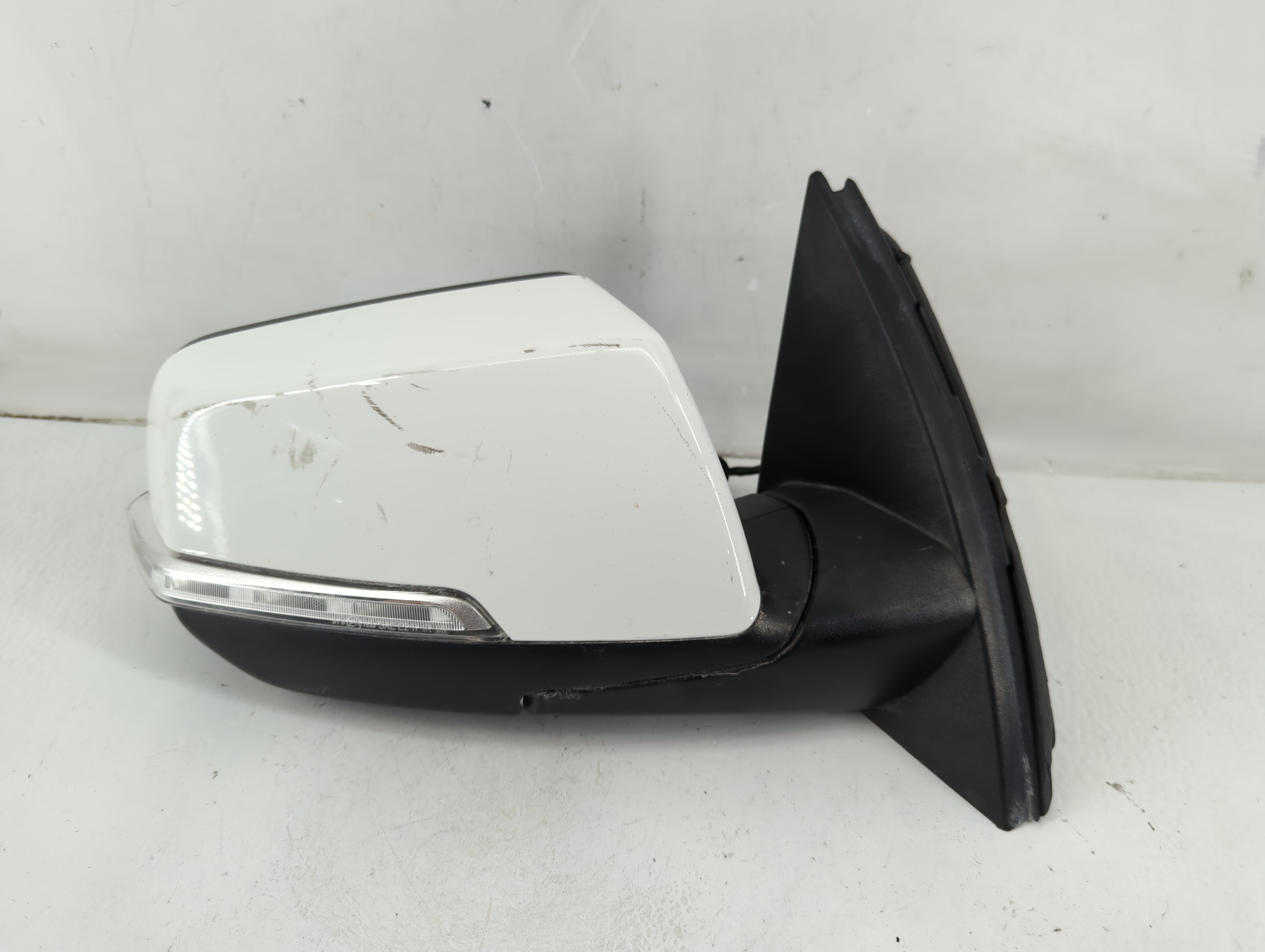 2018-2022 Chevrolet Traverse Passenger Right Side View Power Door Mirror 1101122 - Oemusedautoparts1.com