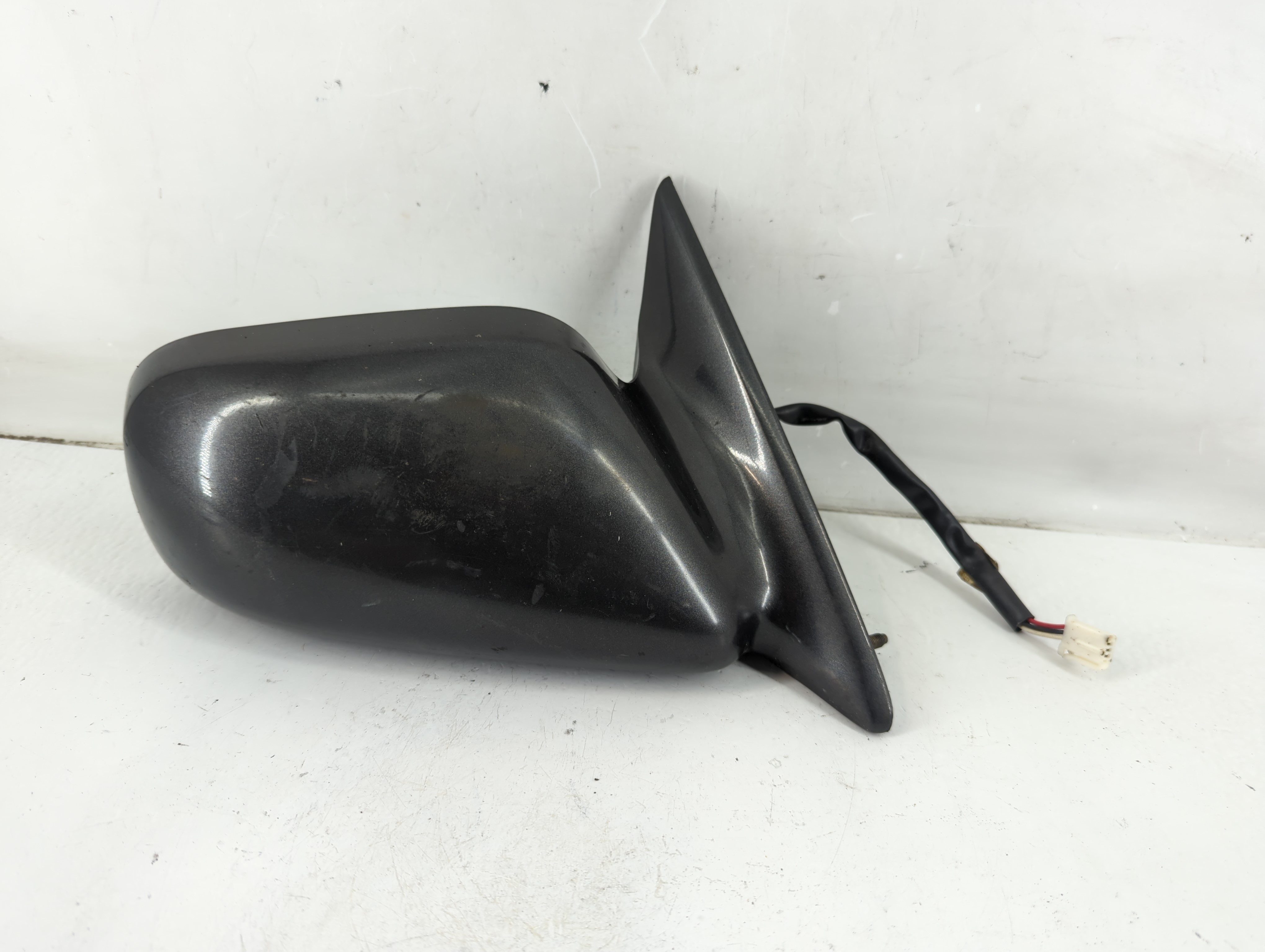 1997-2001 Toyota Camry Passenger Right Side View Power Door Mirror Black 1101126 - Oemusedautoparts1.com