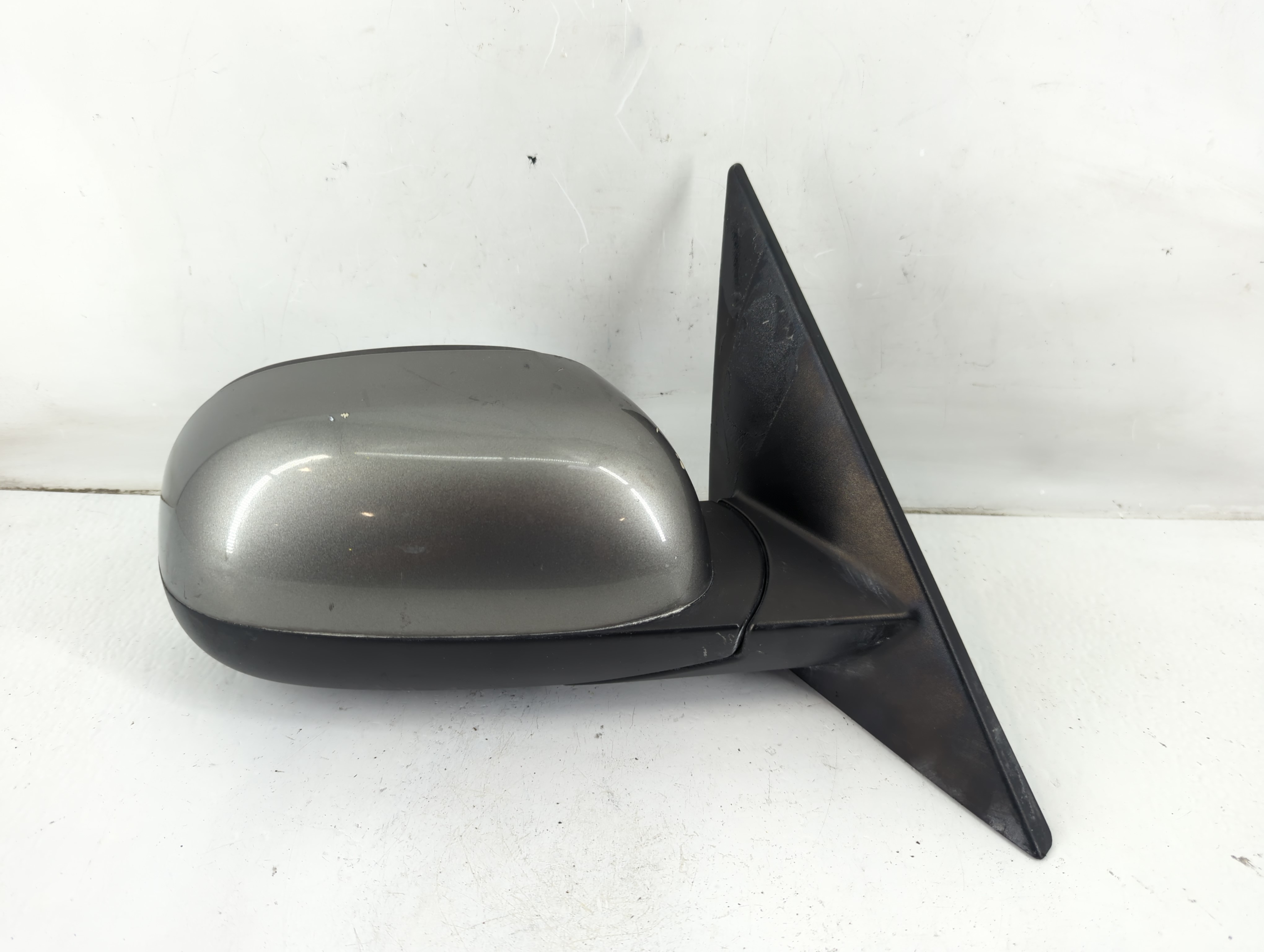 2014-2019 Kia Soul Passenger Right Side View Power Door Mirror Grey 1101148 - Oemusedautoparts1.com