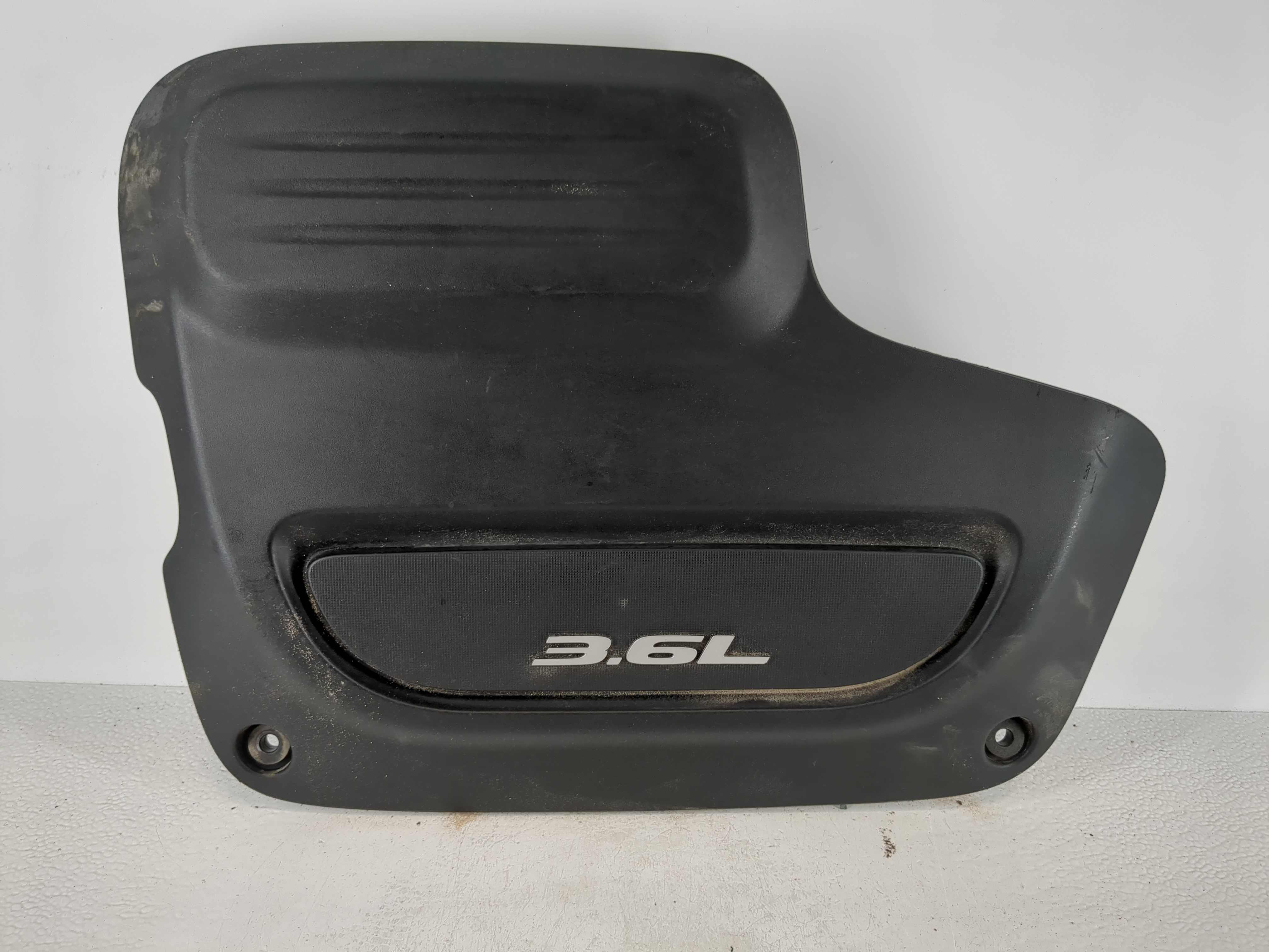 2018 Chrysler Pacifica Engine Cover 1101182 - Oemusedautoparts1.com