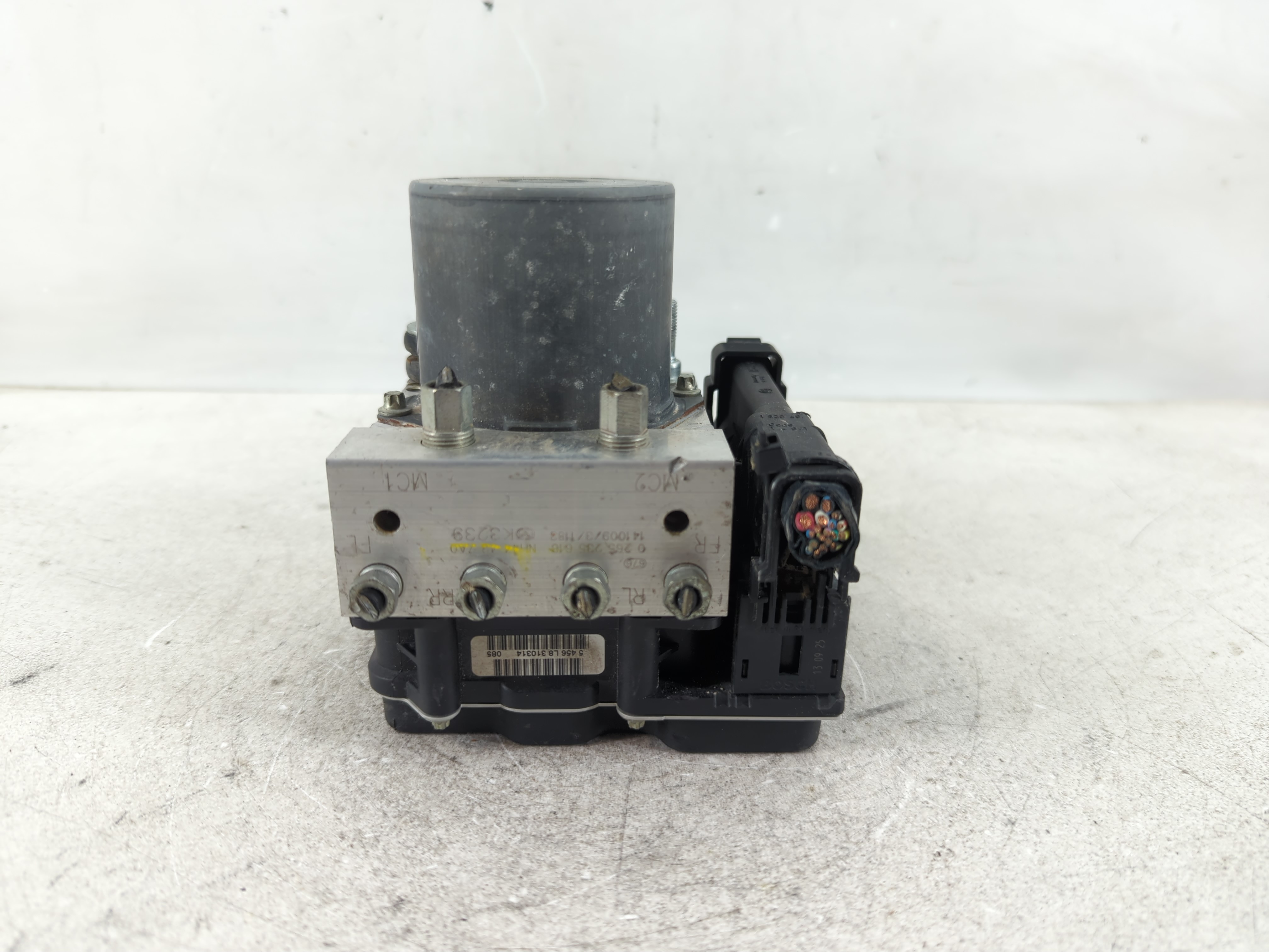 2009-2015 Mazda Mx-5 Miata Abs Pump Control Module 1101196 - Oemusedautoparts1.com