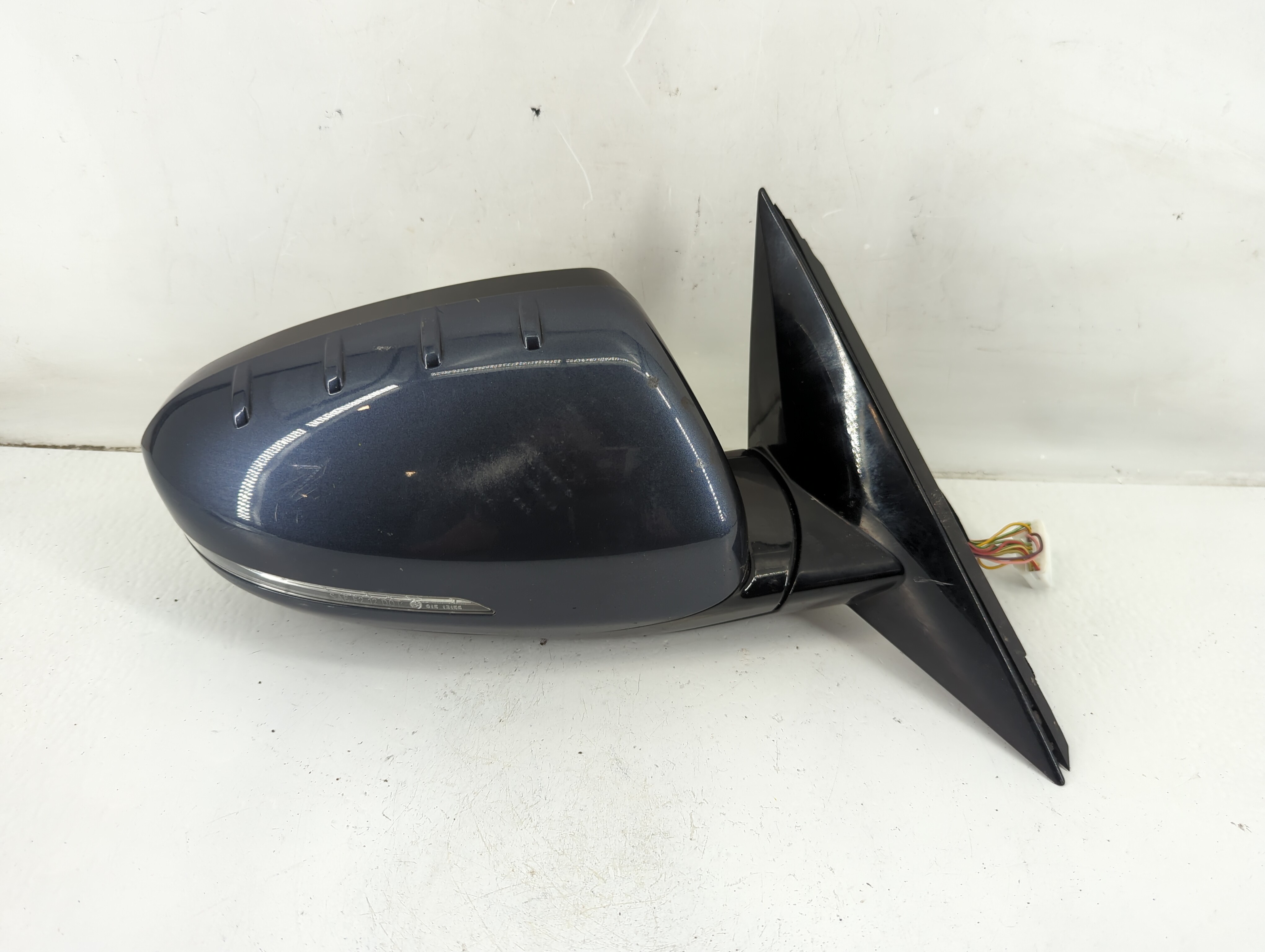 2014-2016 Kia Cadenza Passenger Right Side View Power Door Mirror Blue 1101225 - Oemusedautoparts1.com