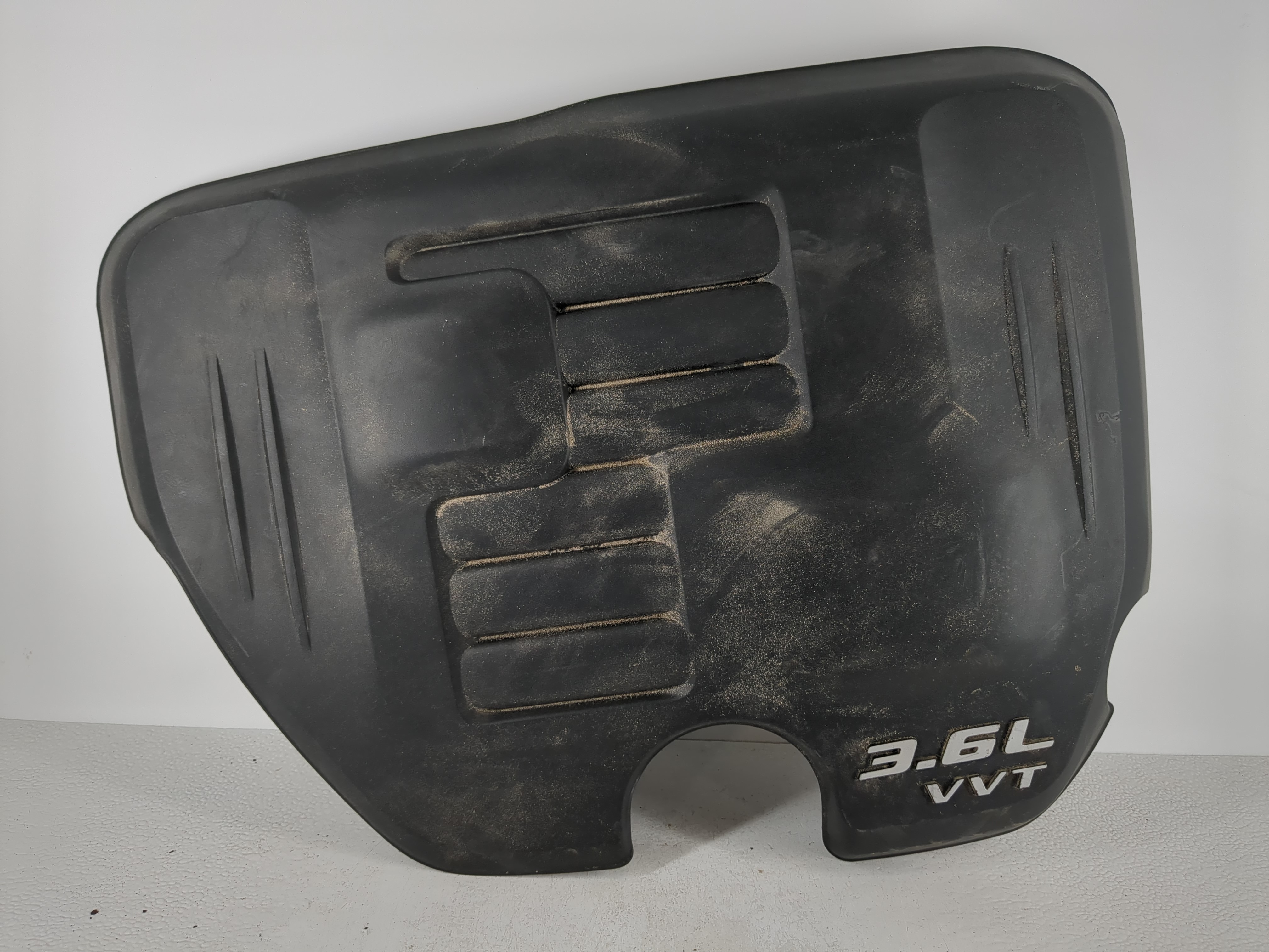 2014 Chrysler 300 Engine Cover 1101266 - Oemusedautoparts1.com