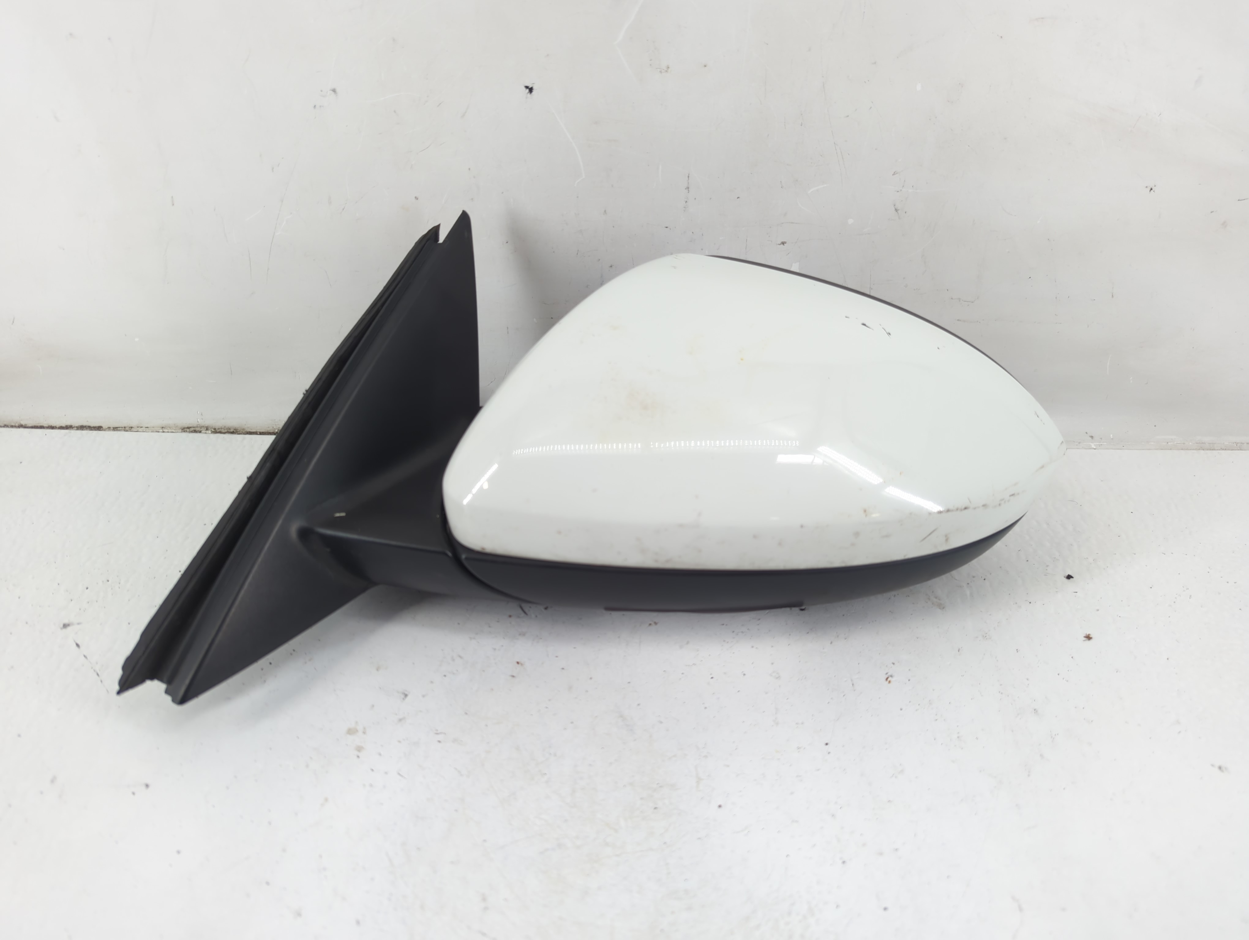 2019-2021 Volkswagen Jetta Driver Left Side View Power Door Mirror White 1101304 - Oemusedautoparts1.com