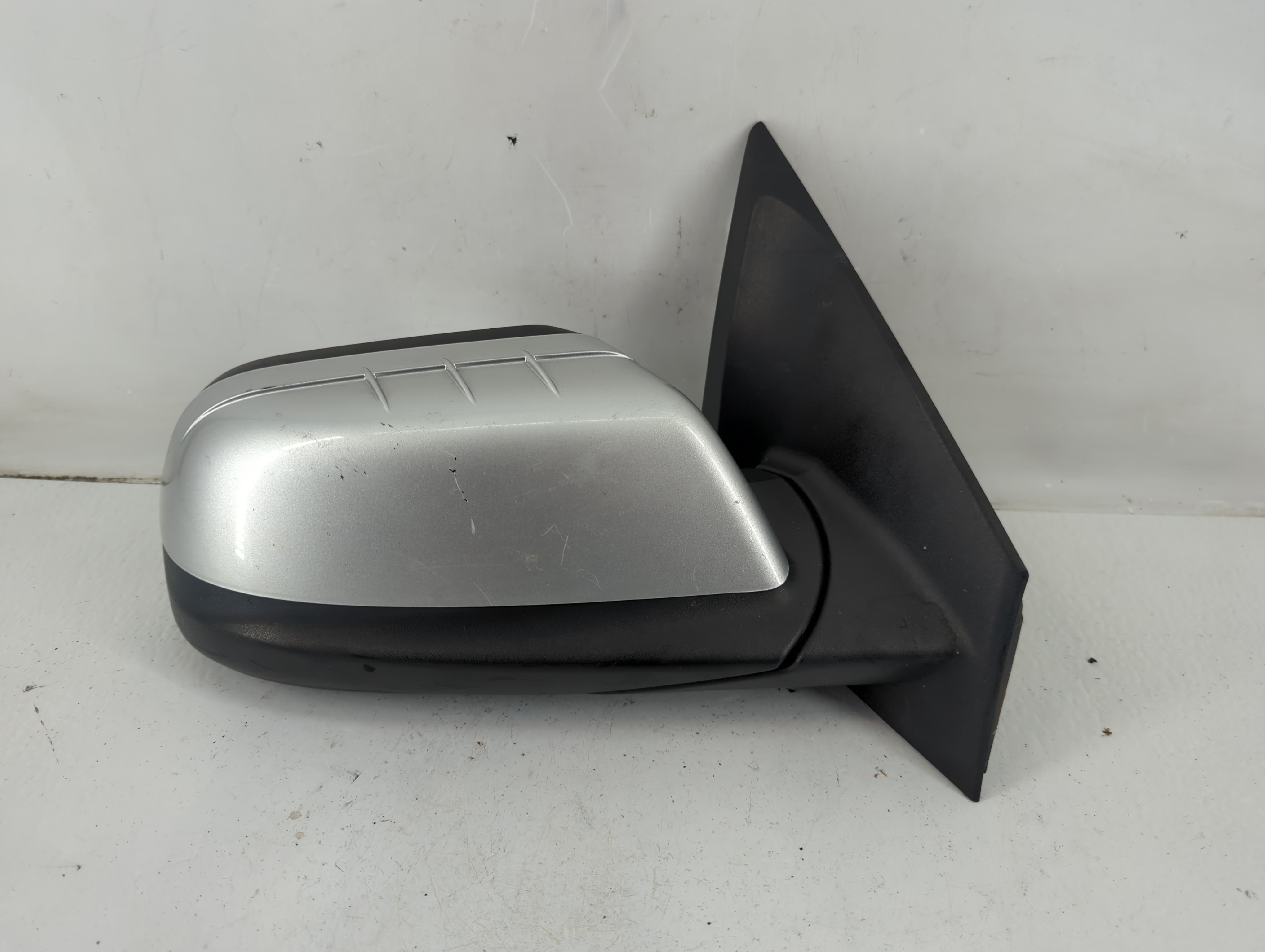 2011-2014 Ford Edge Passenger Right Side View Power Door Mirror Silver 1101316 - Oemusedautoparts1.com