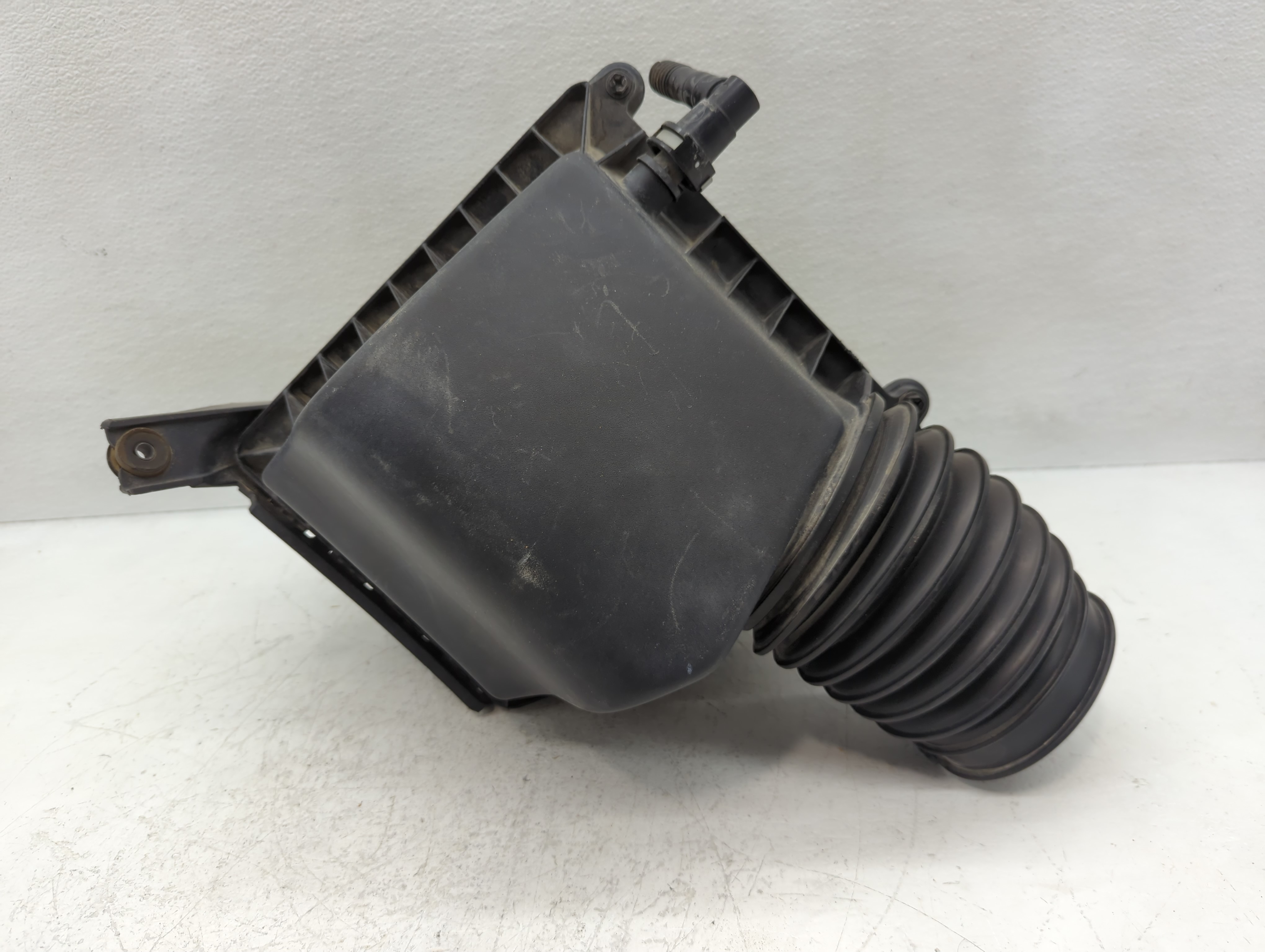 2017-2020 Chrysler Pacifica Air Cleaner Intake-duct Hose Tube 1101321 - Oemusedautoparts1.com