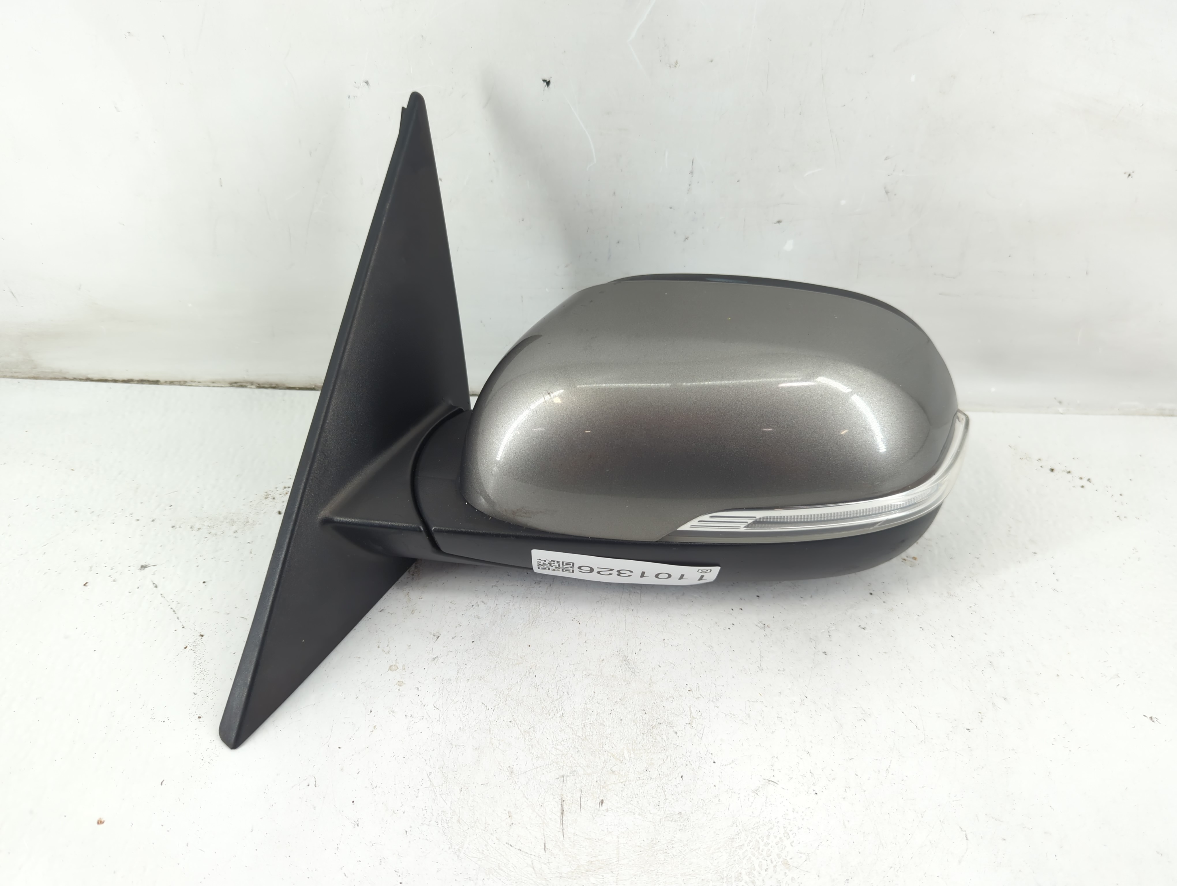 2014-2019 Kia Soul Driver Left Side View Power Door Mirror Grey 1101326 - Oemusedautoparts1.com