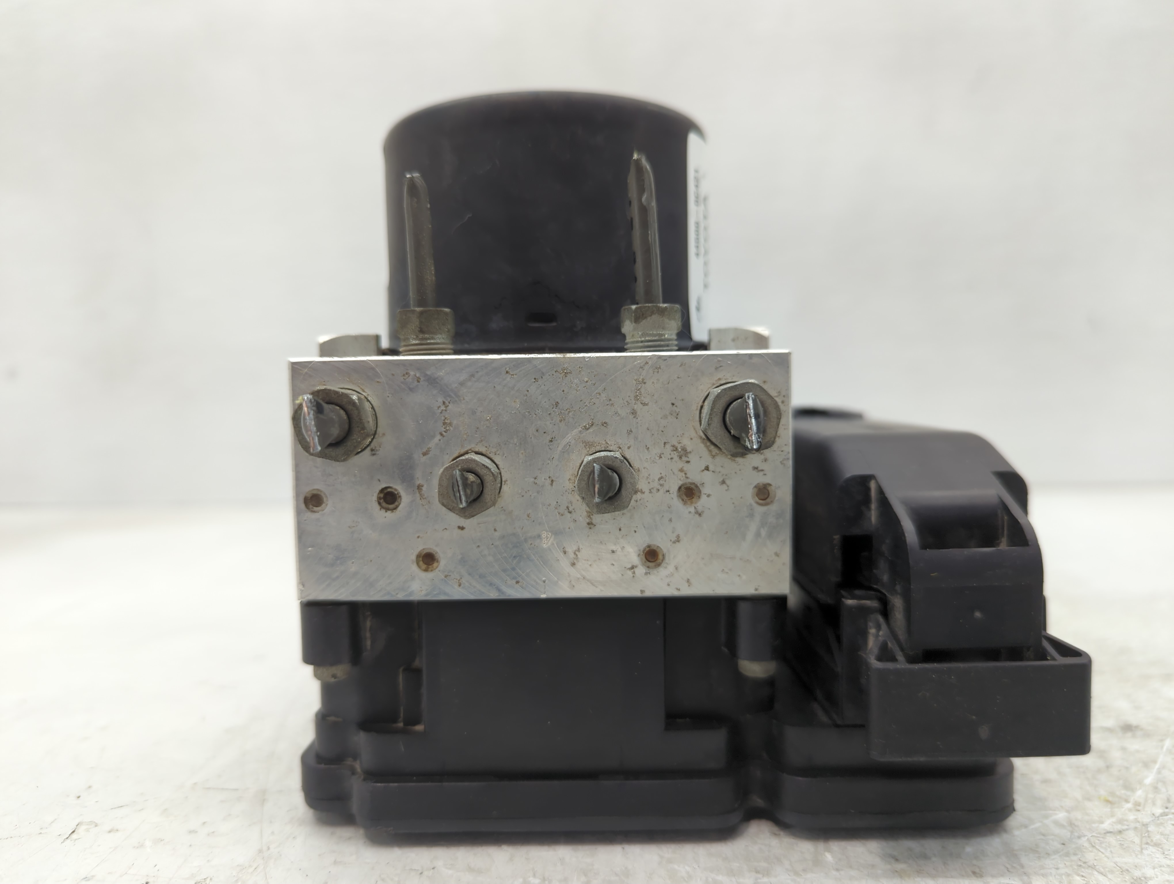 2016-2017 Toyota Tundra Abs Pump Control Module 1101335 - Oemusedautoparts1.com