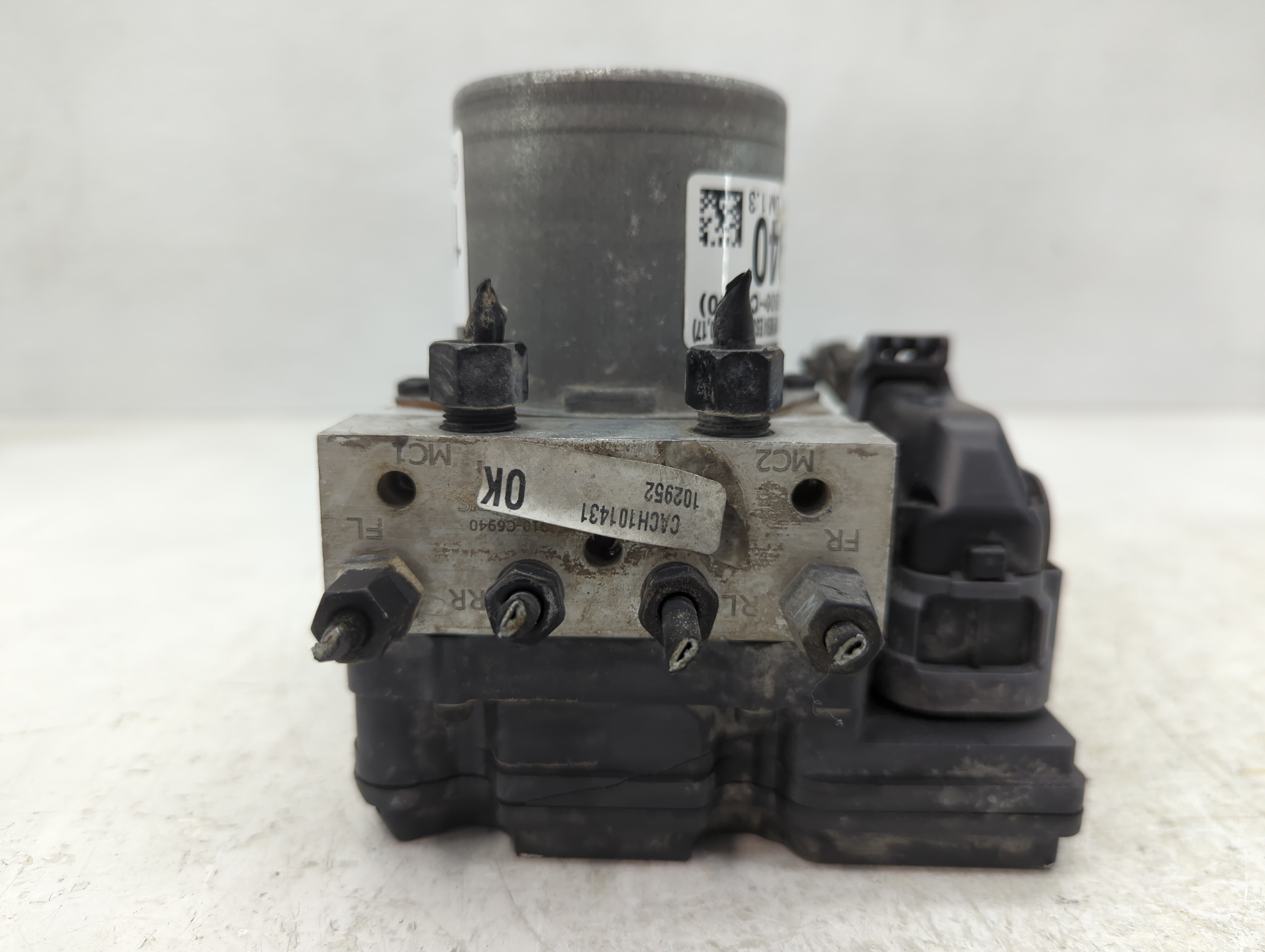 2016-2018 Kia Sorento Abs Pump Control Module 1101344 - Oemusedautoparts1.com